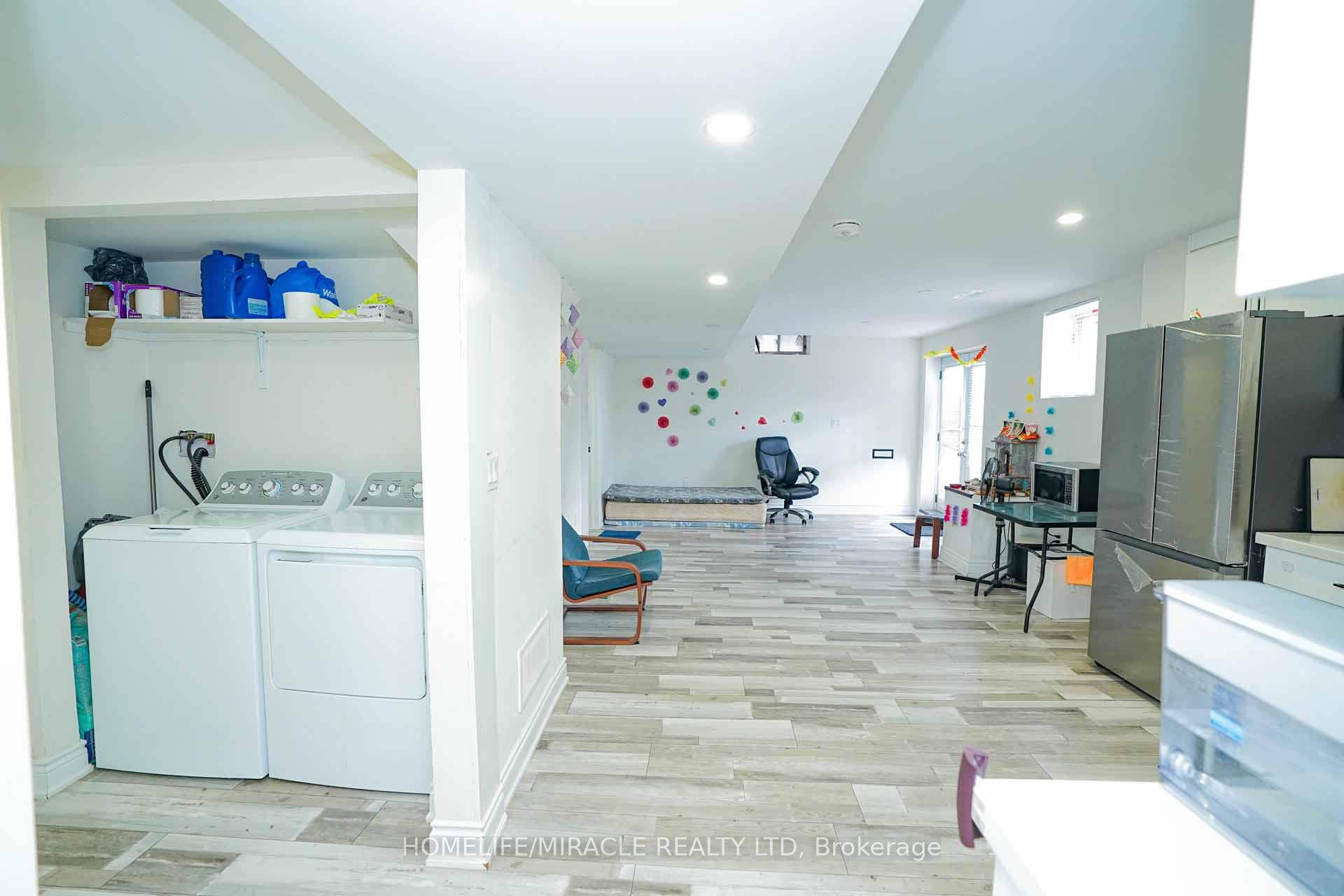 Photo 38 of 6 Belladonna Circle, Brampton, Toronto Gore Rural Estate — HOMEH