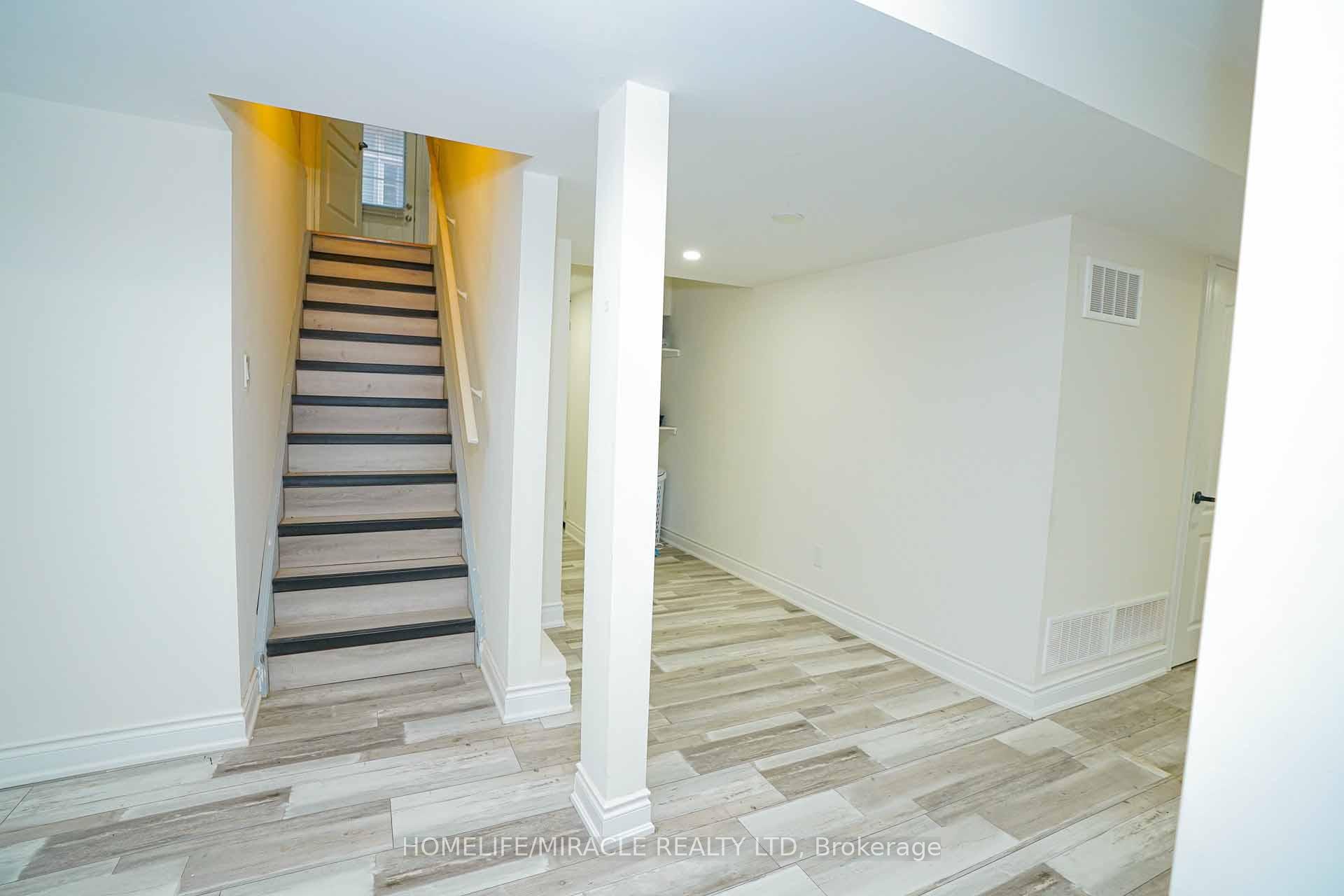 Photo 43 of 6 Belladonna Circle, Brampton, Toronto Gore Rural Estate — HOMEH
