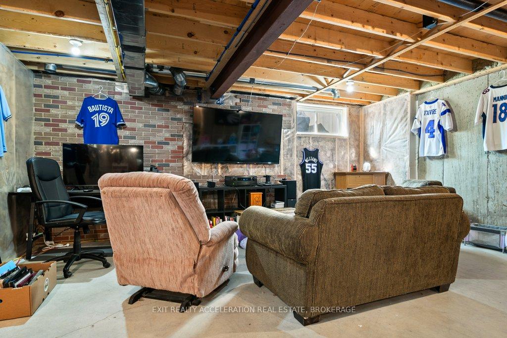 Photo 42 of 1551 Davenport Crescent, Kingston, City Northwest — HOMEH