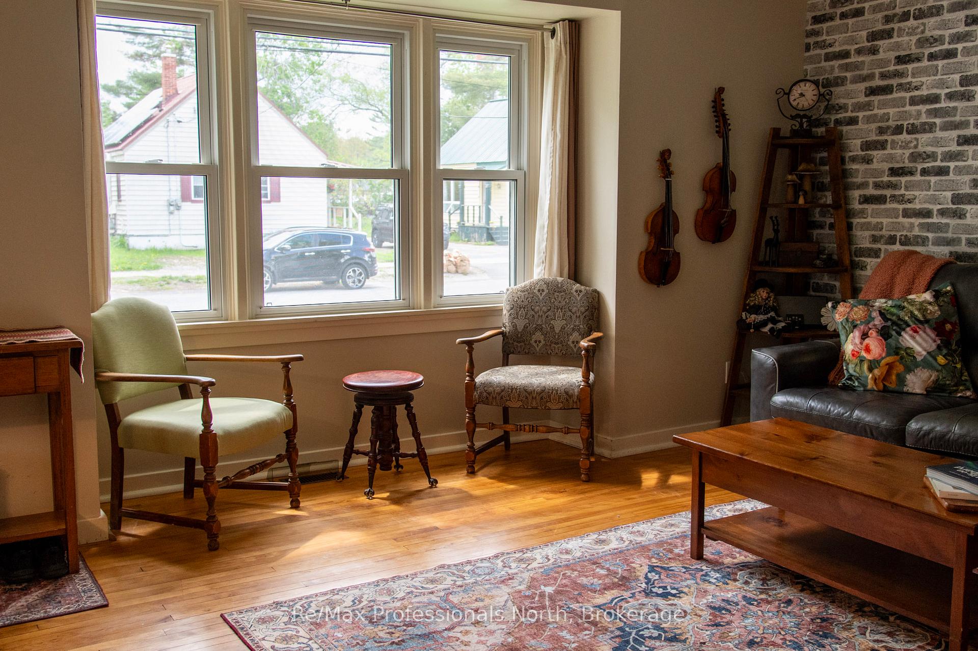 Photo 8 of 53 Aubrey Street, Bracebridge, Macaulay — HOMEH