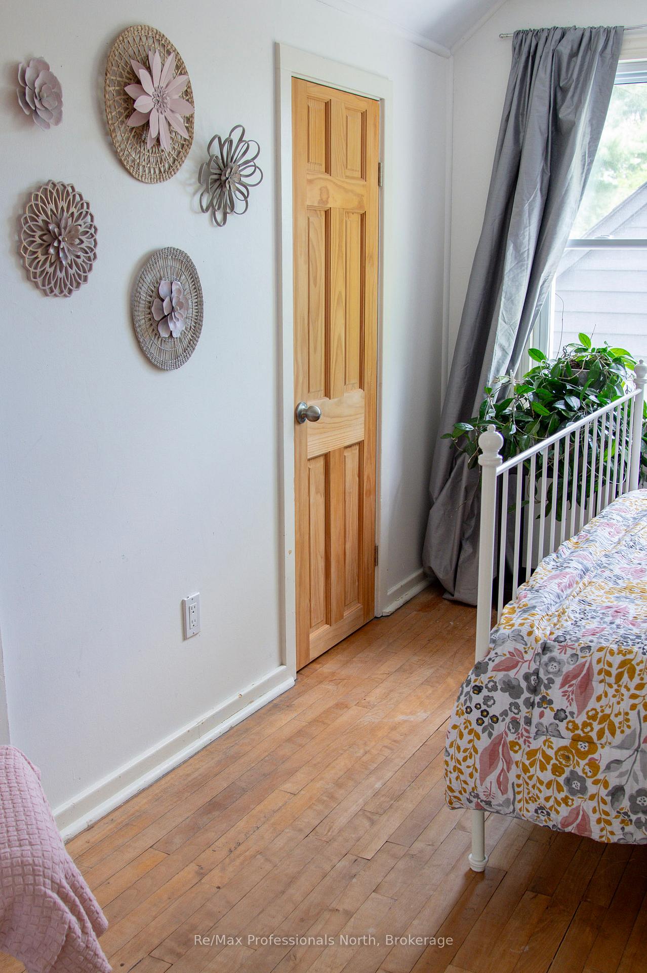 Photo 15 of 53 Aubrey Street, Bracebridge, Macaulay — HOMEH