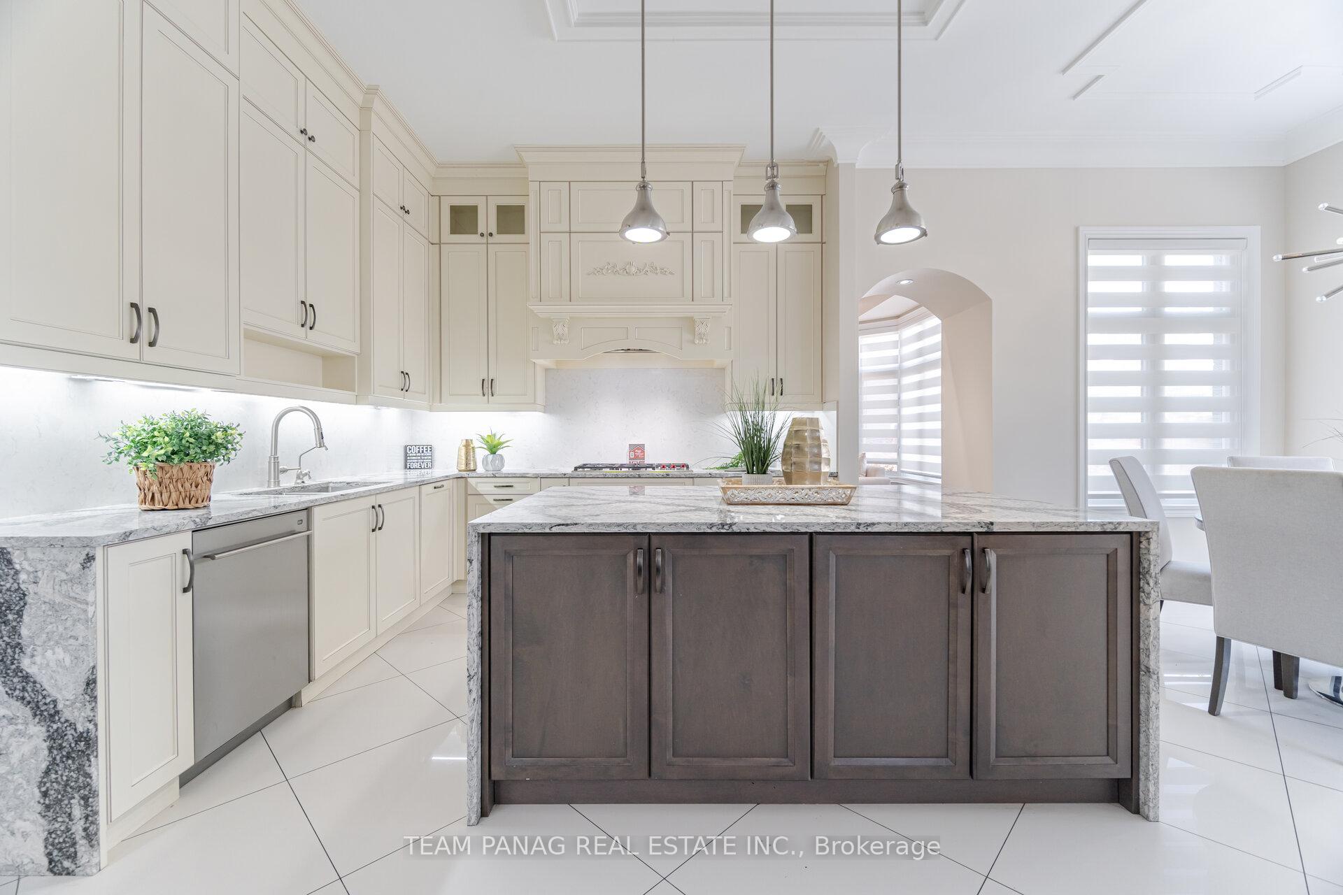 Photo 2 of 57 Elbern Markell Drive, Brampton, Credit Valley — HOMEH