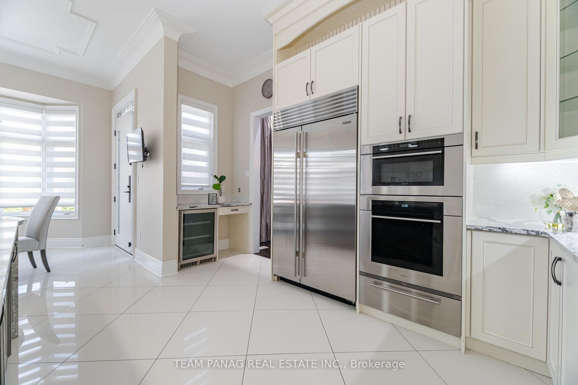 Photo 3 of 57 Elbern Markell Drive, Brampton, Credit Valley — HOMEH