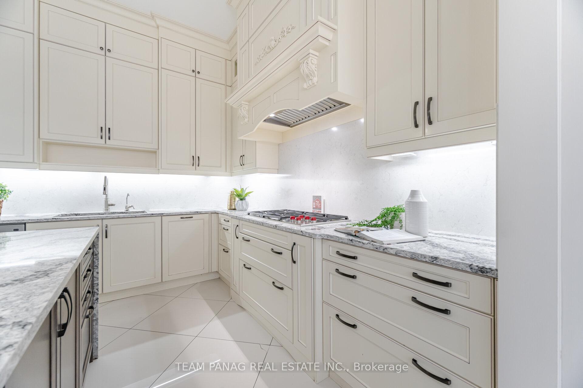 Photo 14 of 57 Elbern Markell Drive, Brampton, Credit Valley — HOMEH