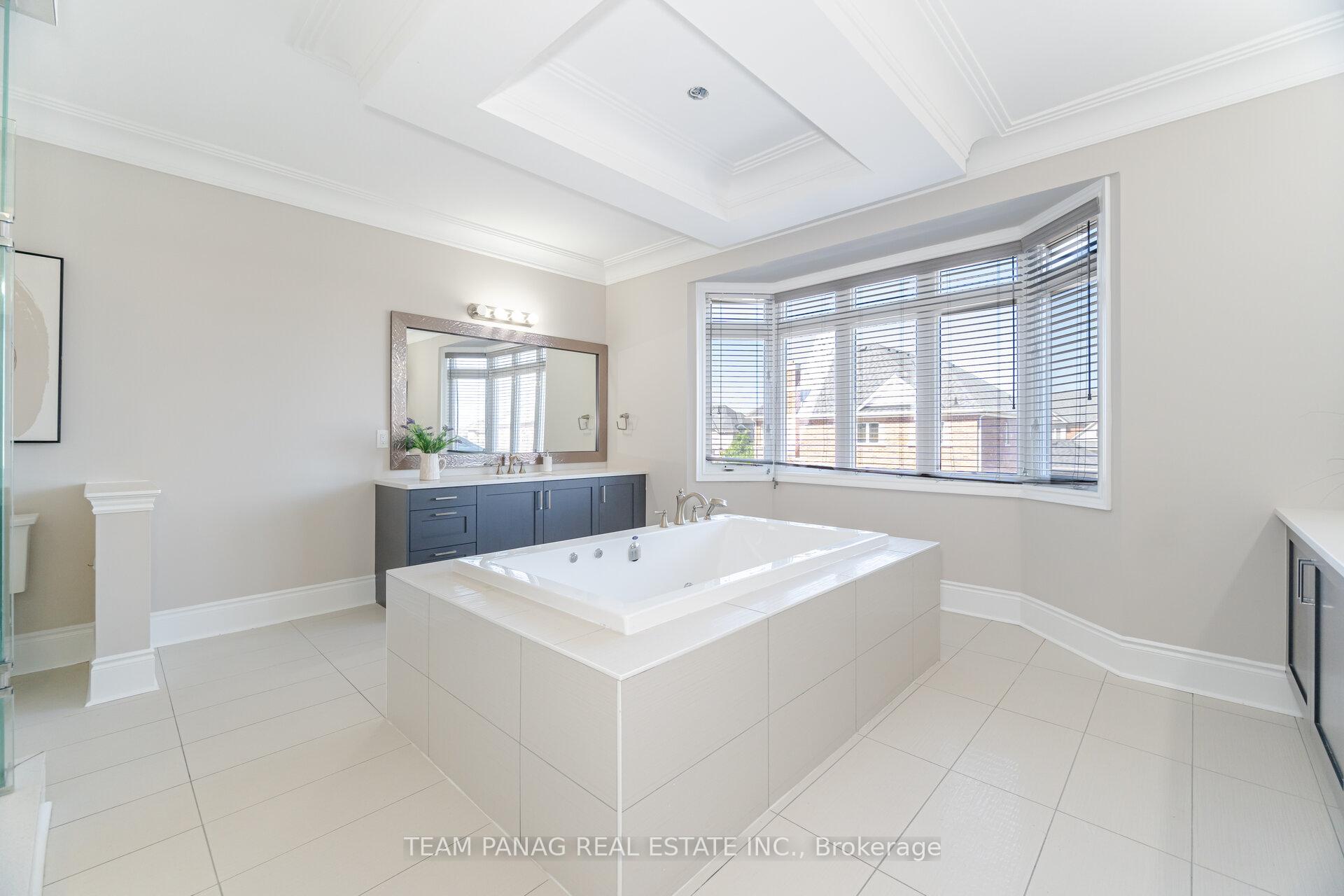 Photo 33 of 57 Elbern Markell Drive, Brampton, Credit Valley — HOMEH
