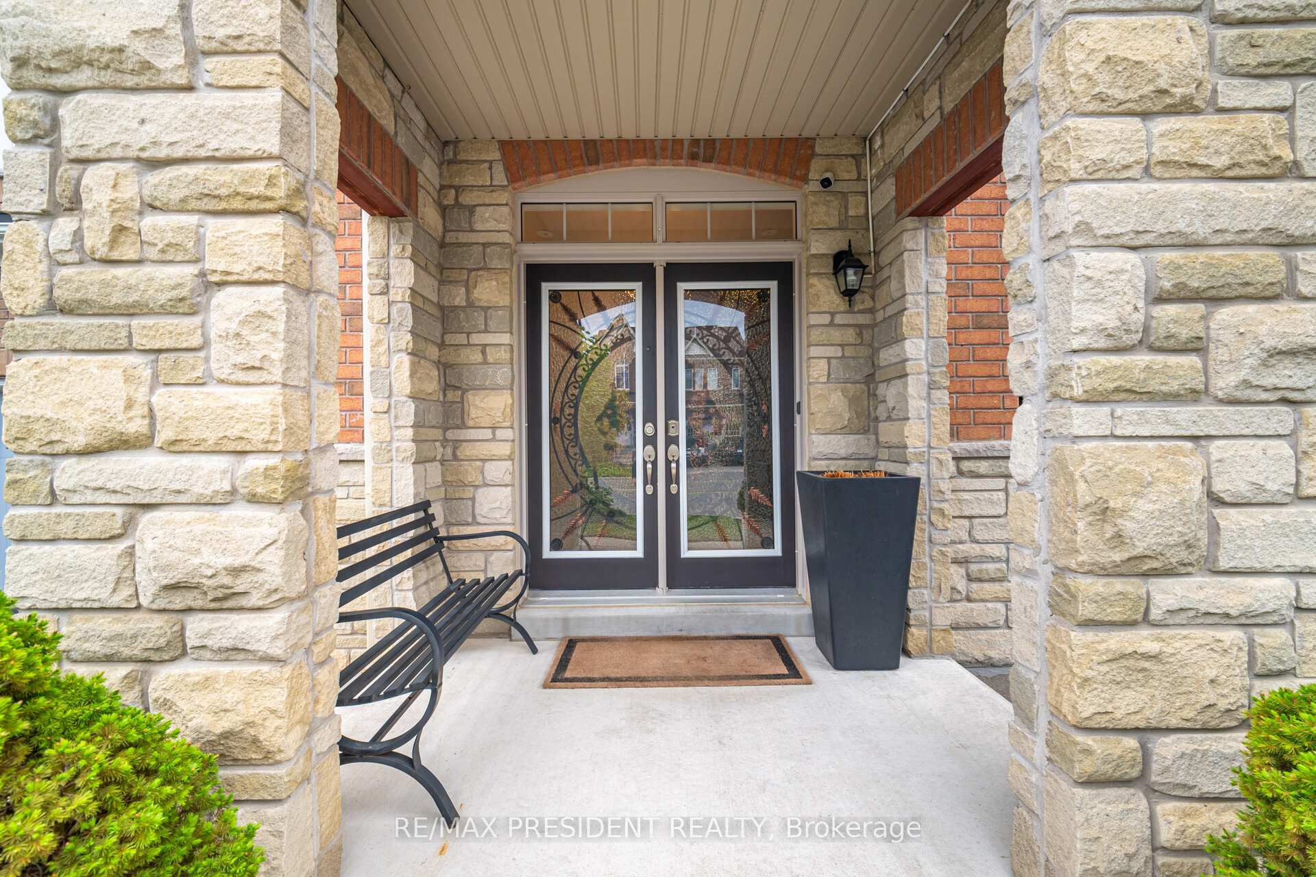 Photo 15 of 35 Kilkarrin Road, Brampton, Northwest Brampton — HOMEH