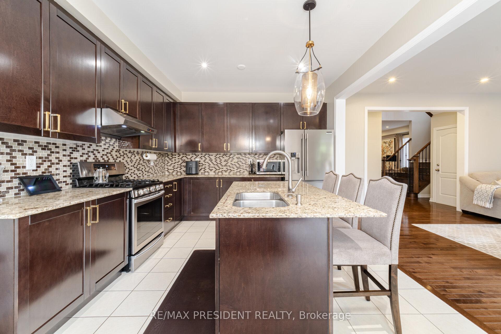 Photo 10 of 35 Kilkarrin Road, Brampton, Northwest Brampton — HOMEH