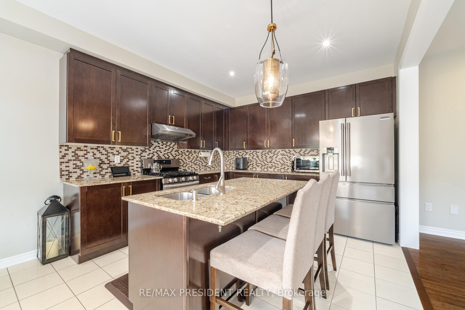 Photo 12 of 35 Kilkarrin Road, Brampton, Northwest Brampton — HOMEH