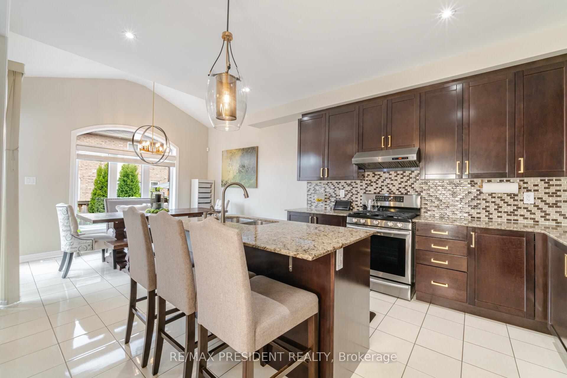 Photo 11 of 35 Kilkarrin Road, Brampton, Northwest Brampton — HOMEH