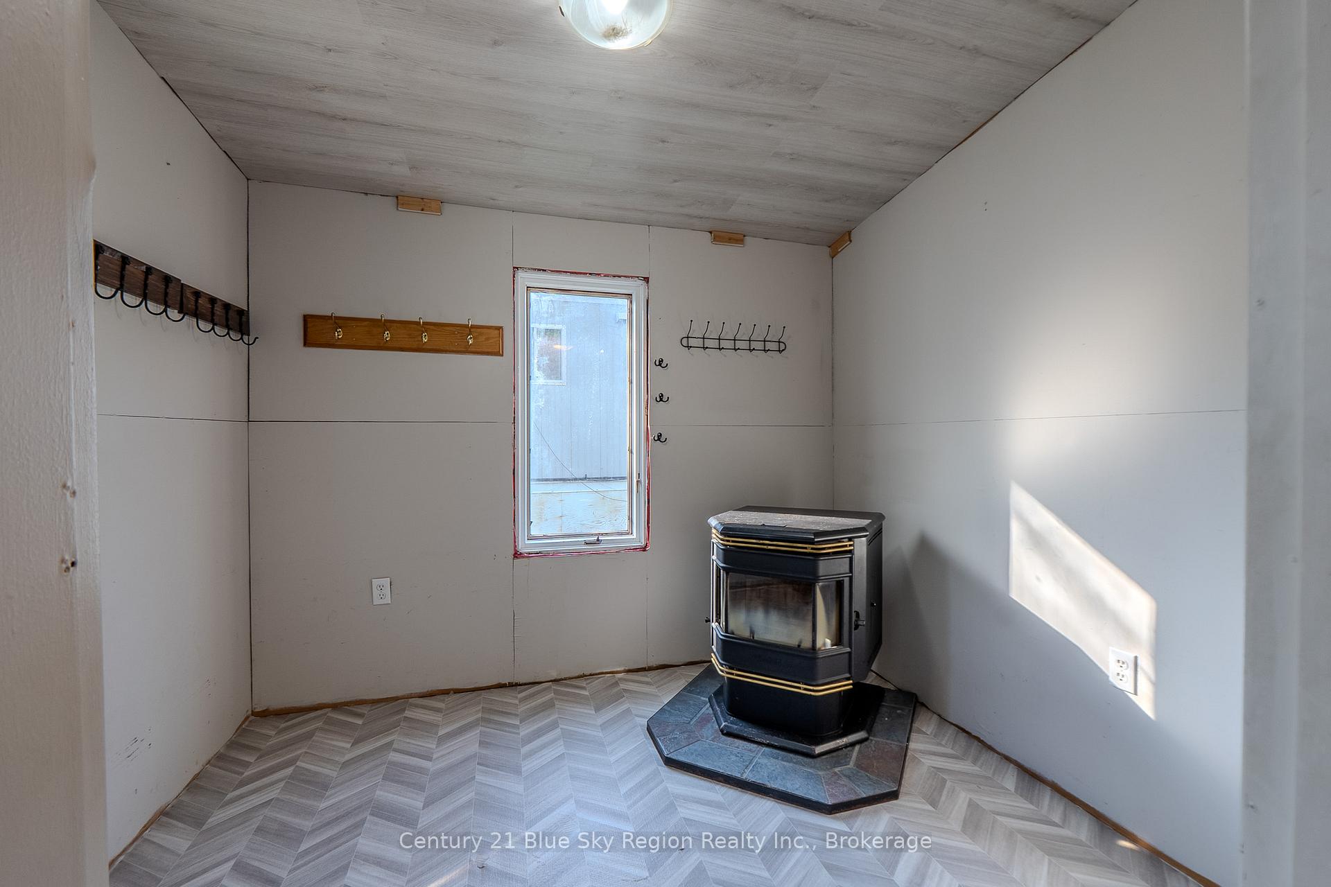 Photo 3 of 25 Hillcrest Drive, Temagami — HOMEH
