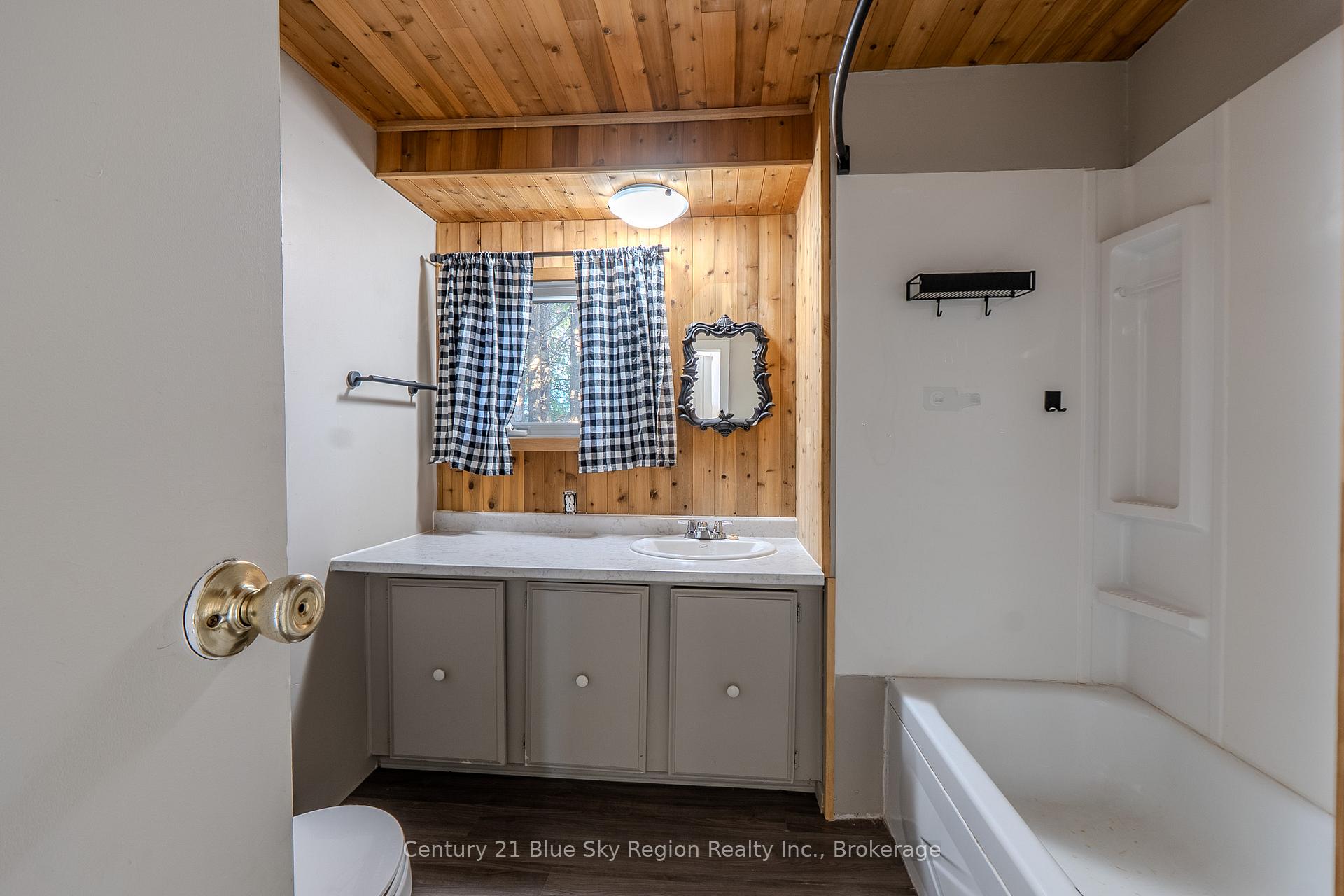 Photo 19 of 25 Hillcrest Drive, Temagami — HOMEH