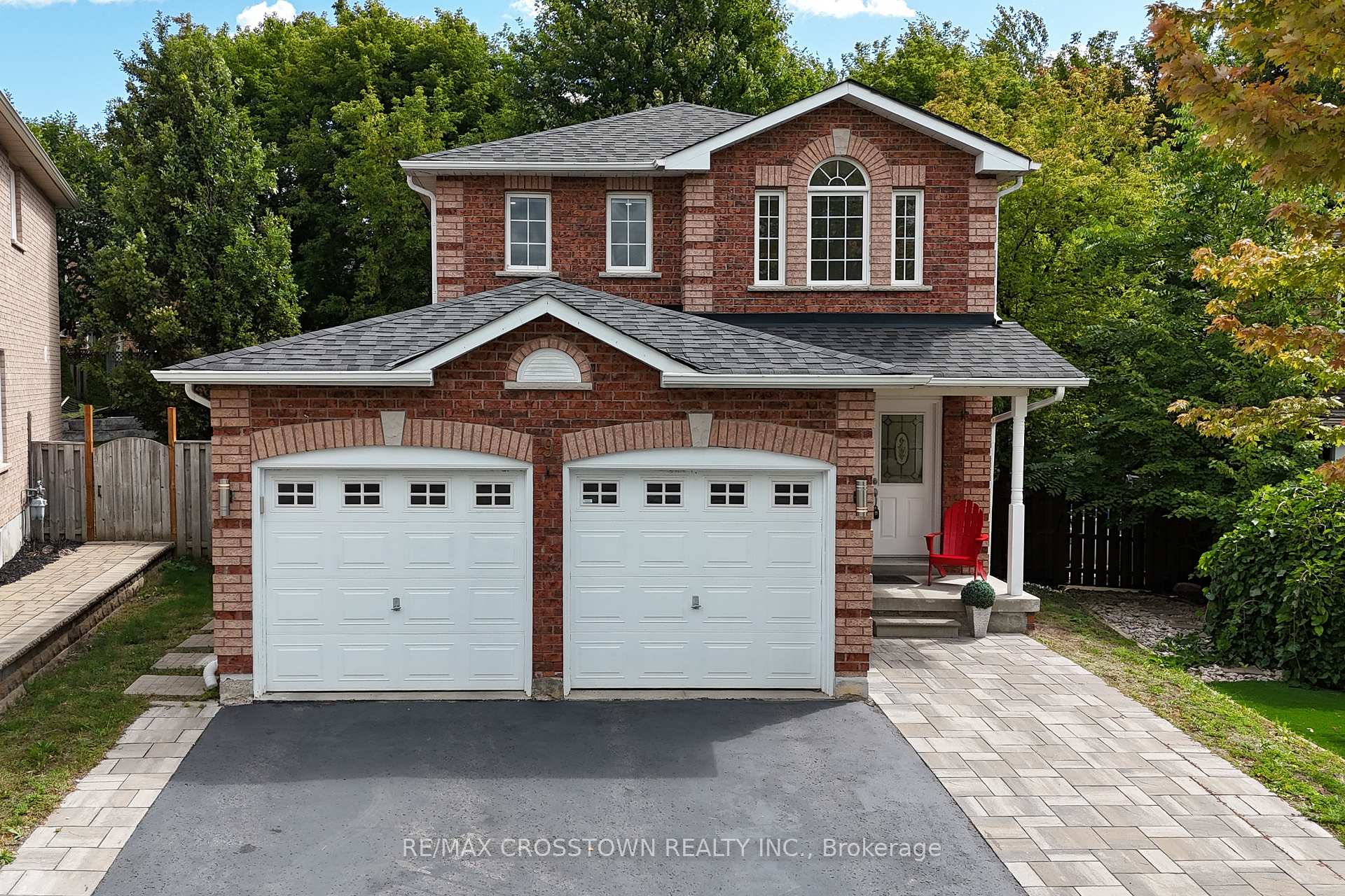 Photo 1 of 9 McKenzie Crescent, Barrie, Ardagh — HOMEH
