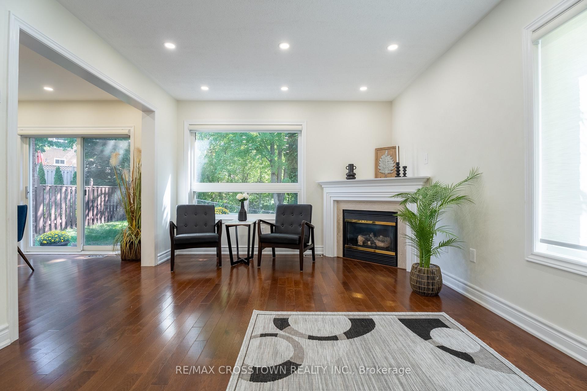 Photo 10 of 9 McKenzie Crescent, Barrie, Ardagh — HOMEH