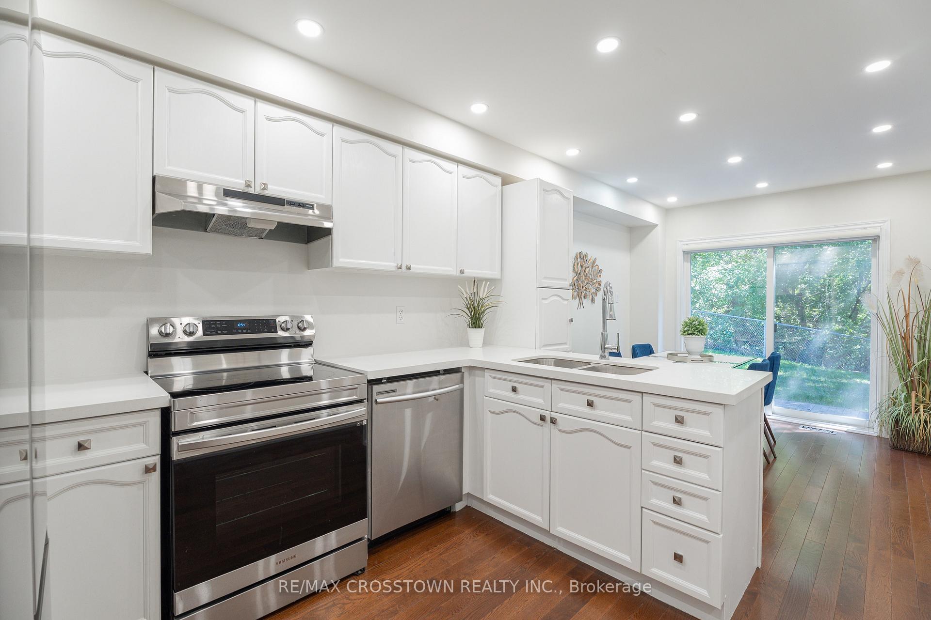 Photo 14 of 9 McKenzie Crescent, Barrie, Ardagh — HOMEH