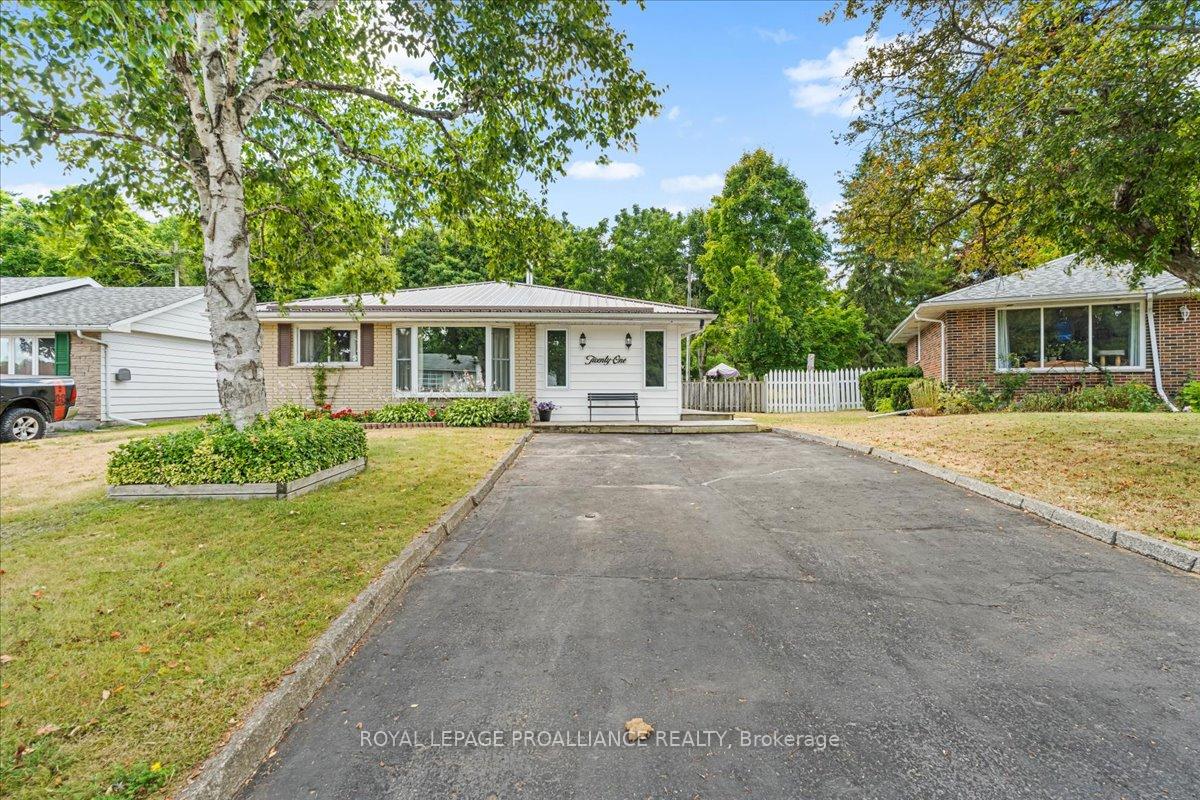 Photo 4 of 21 Coulter Crescent, Quinte West, Trenton Ward — HOMEH