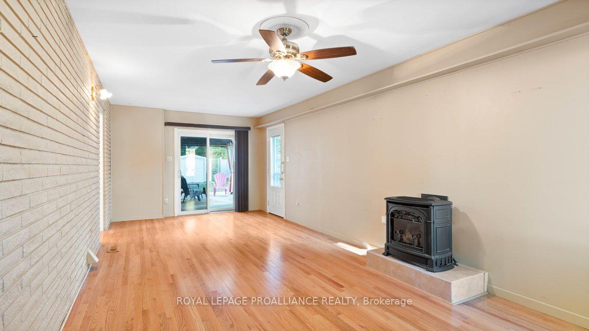 Photo 5 of 21 Coulter Crescent, Quinte West, Trenton Ward — HOMEH