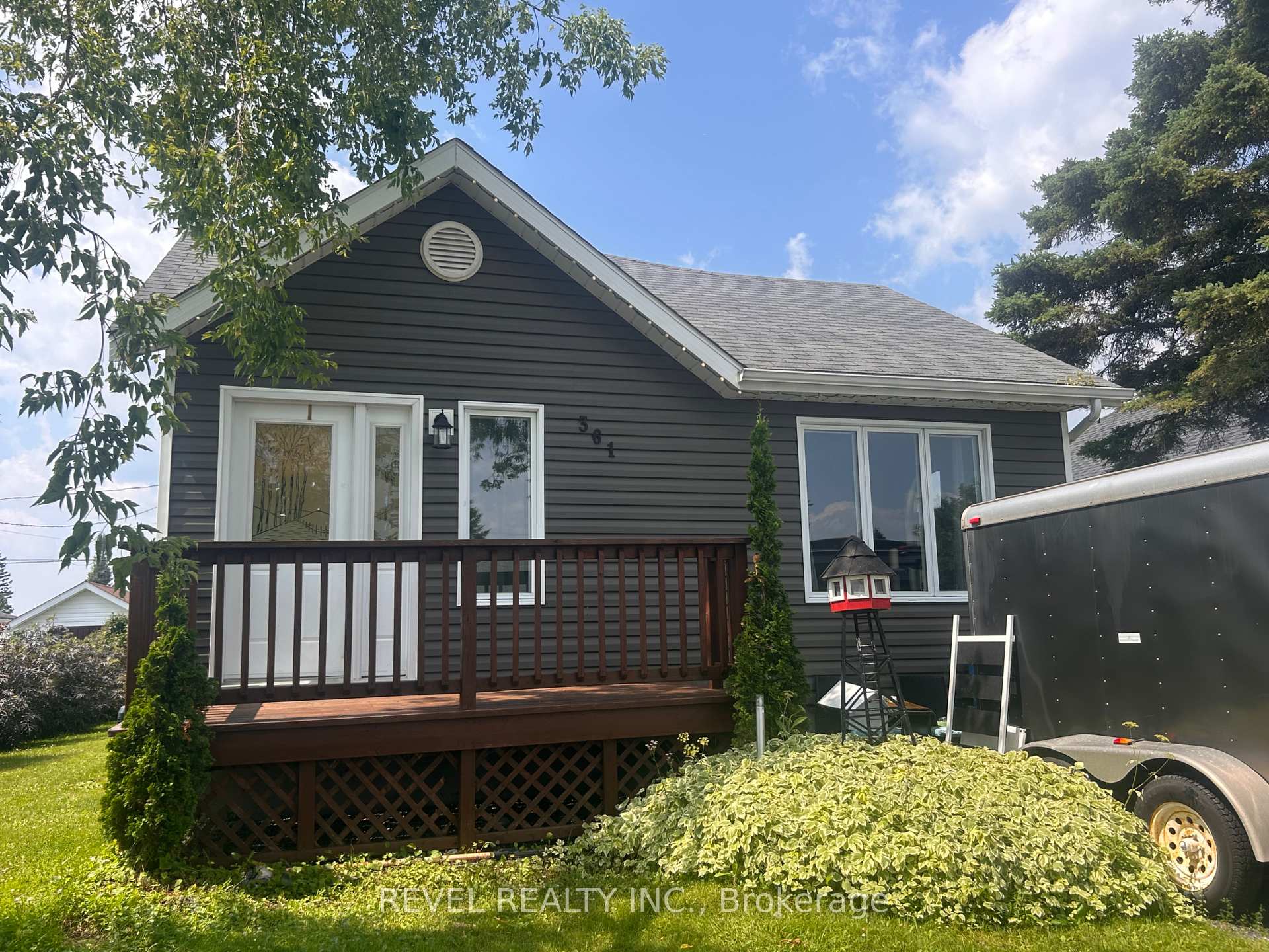 Photo 1 of 361 Eleventh Avenue, Cochrane — HOMEH