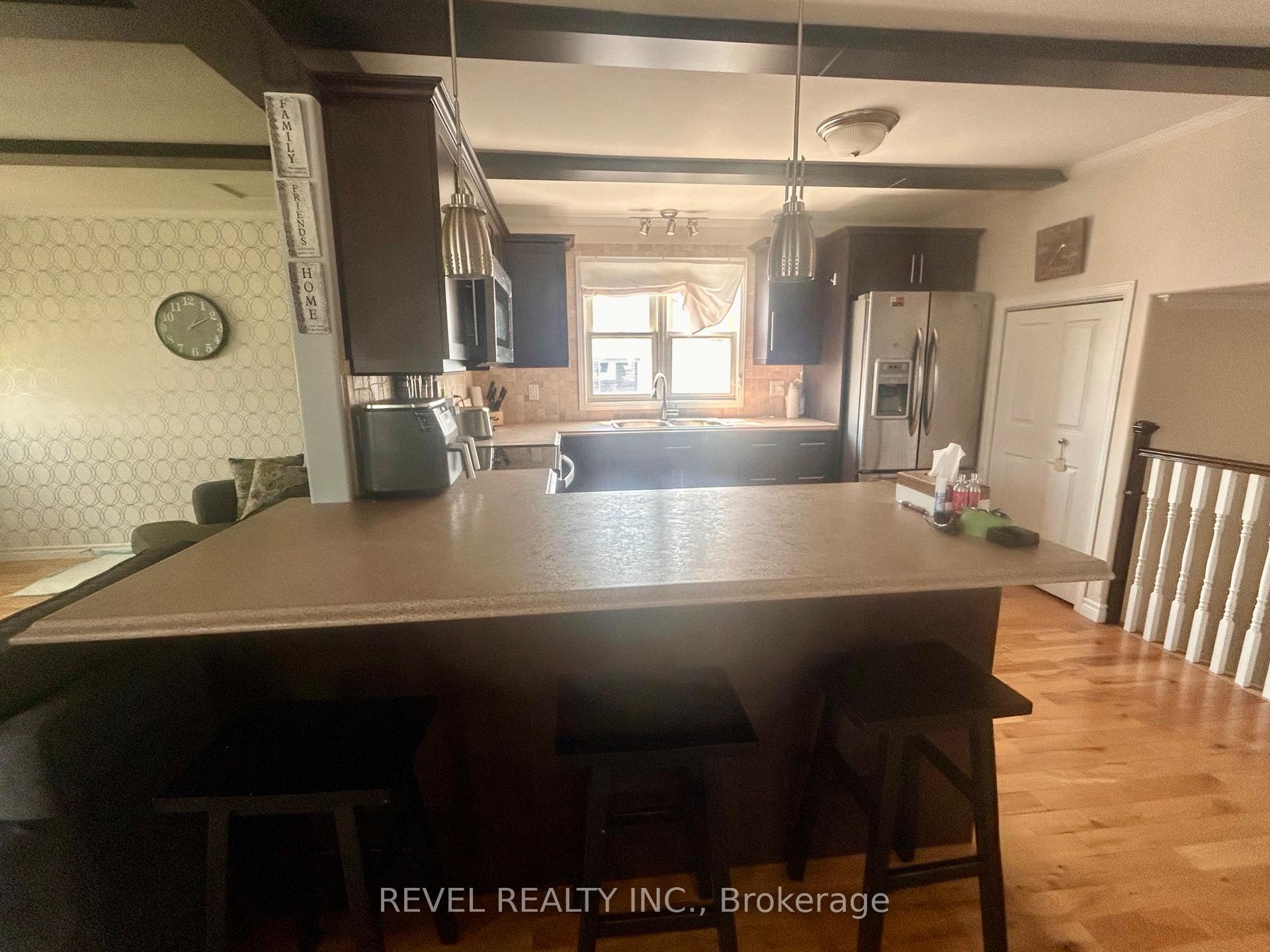 Photo 9 of 361 Eleventh Avenue, Cochrane — HOMEH