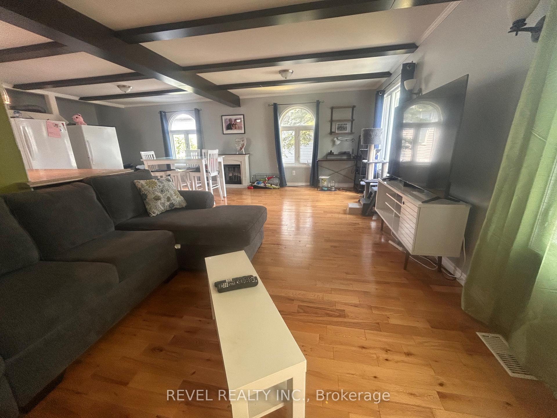 Photo 17 of 361 Eleventh Avenue, Cochrane — HOMEH
