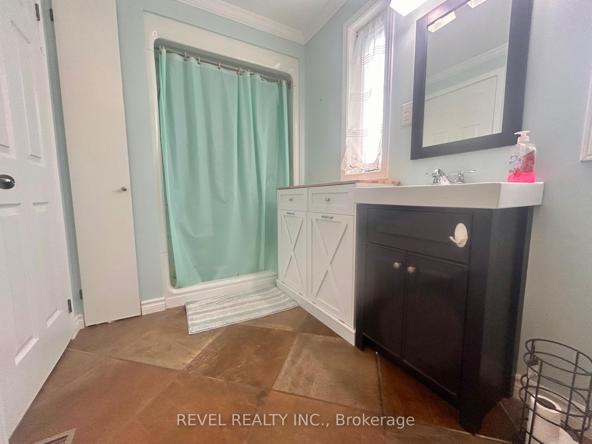 Photo 18 of 361 Eleventh Avenue, Cochrane — HOMEH