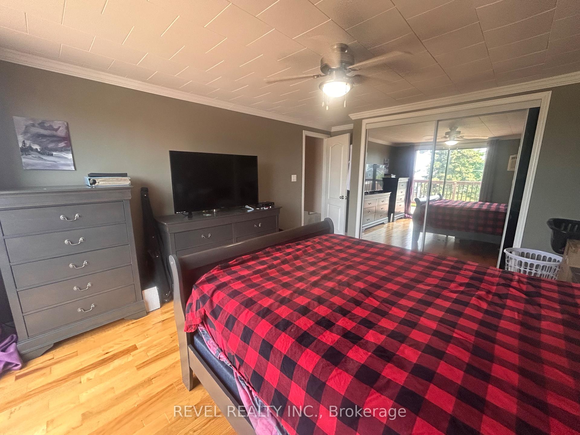 Photo 16 of 361 Eleventh Avenue, Cochrane — HOMEH
