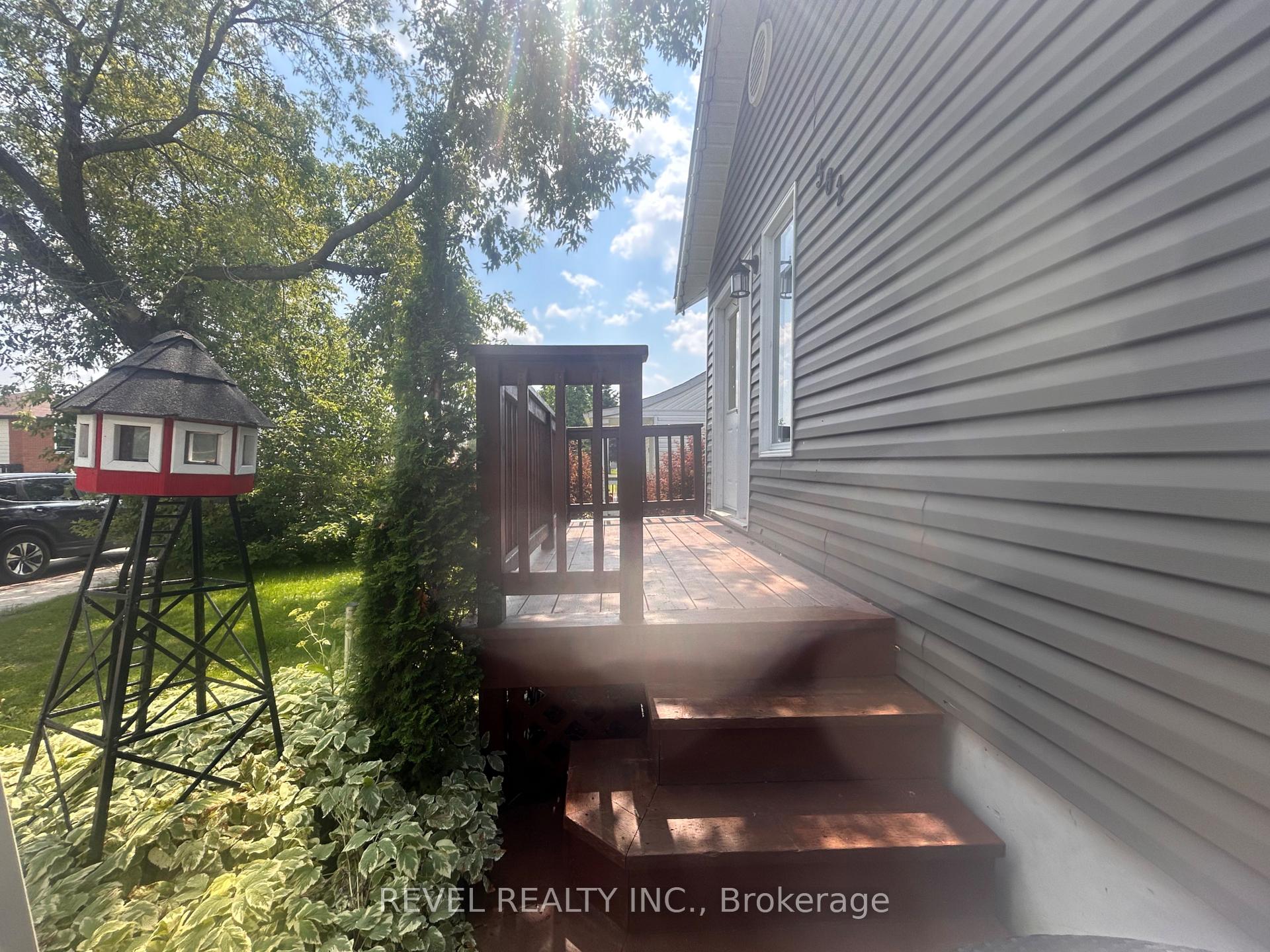 Photo 23 of 361 Eleventh Avenue, Cochrane — HOMEH
