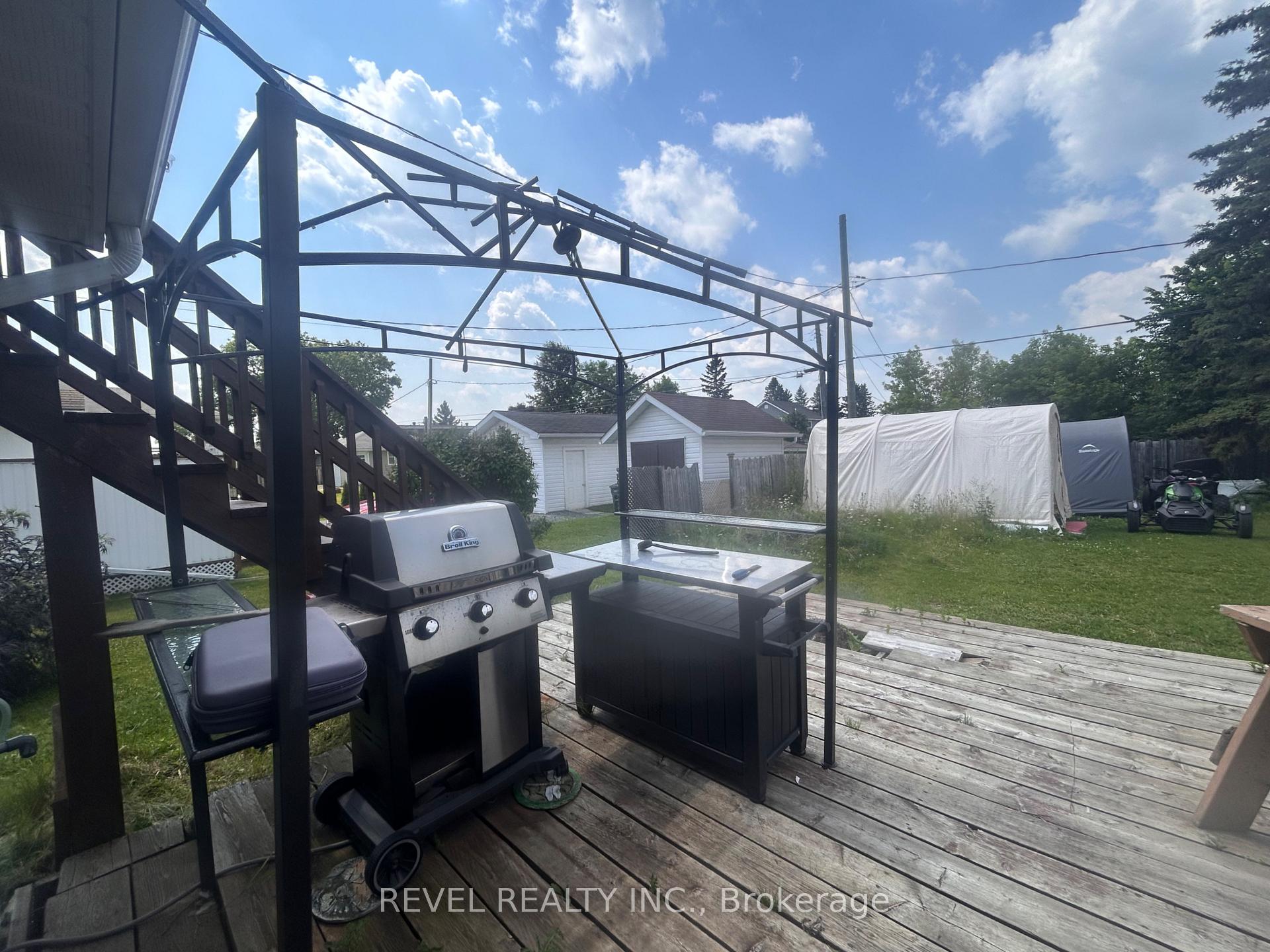 Photo 38 of 361 Eleventh Avenue, Cochrane — HOMEH