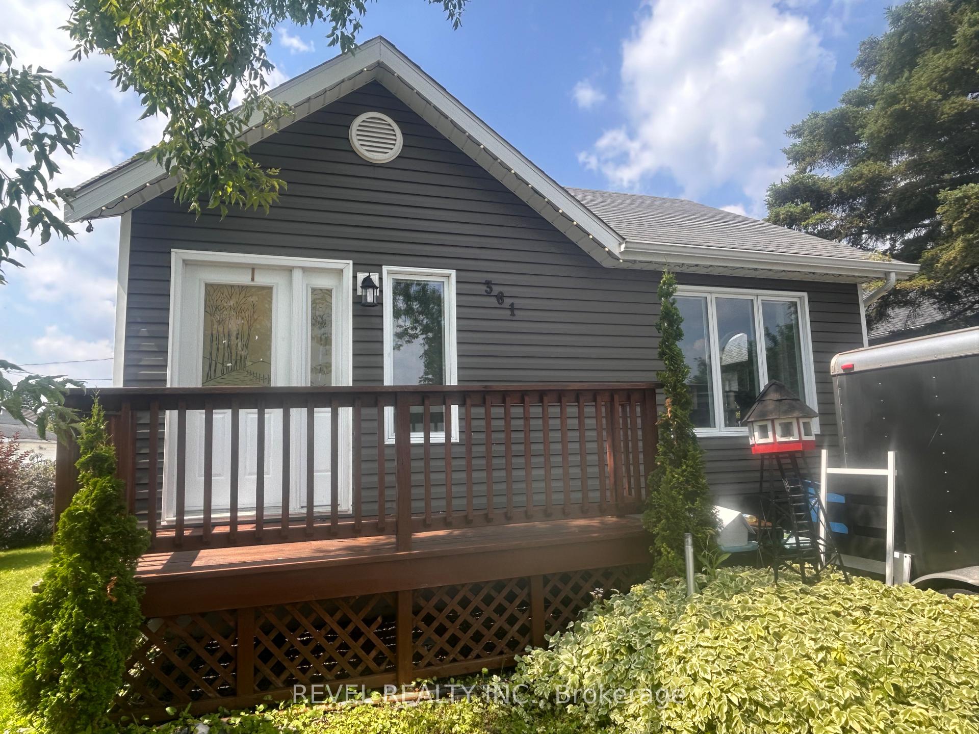Photo 32 of 361 Eleventh Avenue, Cochrane — HOMEH