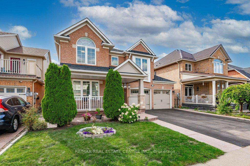 Photo 3 of 20 Bonavista Drive, Brampton, Credit Valley — HOMEH
