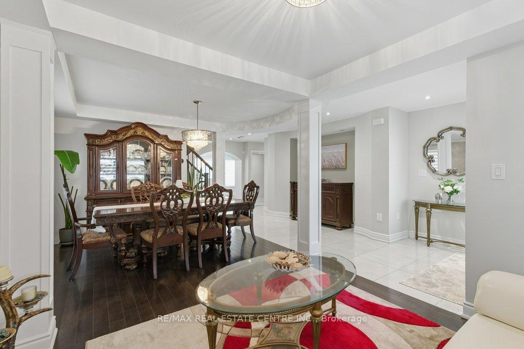 Photo 7 of 20 Bonavista Drive, Brampton, Credit Valley — HOMEH