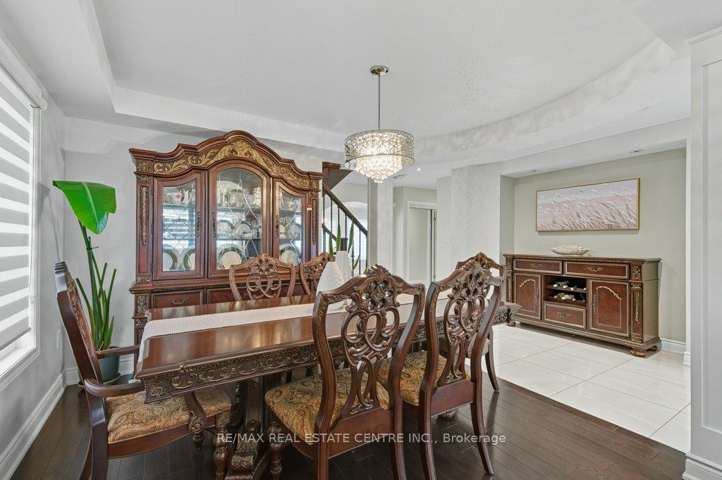 Photo 9 of 20 Bonavista Drive, Brampton, Credit Valley — HOMEH