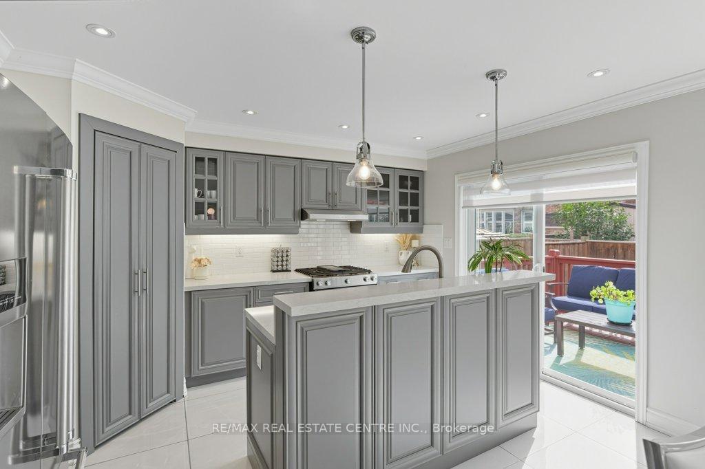 Photo 18 of 20 Bonavista Drive, Brampton, Credit Valley — HOMEH