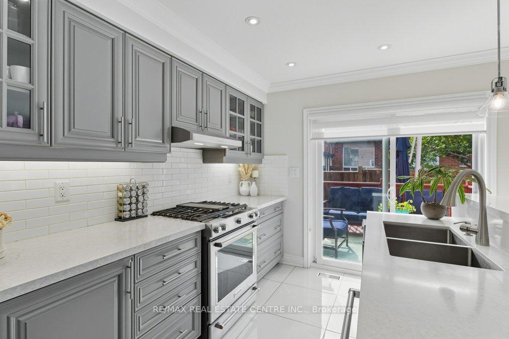 Photo 16 of 20 Bonavista Drive, Brampton, Credit Valley — HOMEH