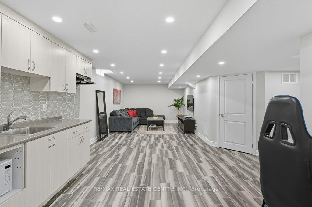 Photo 34 of 20 Bonavista Drive, Brampton, Credit Valley — HOMEH