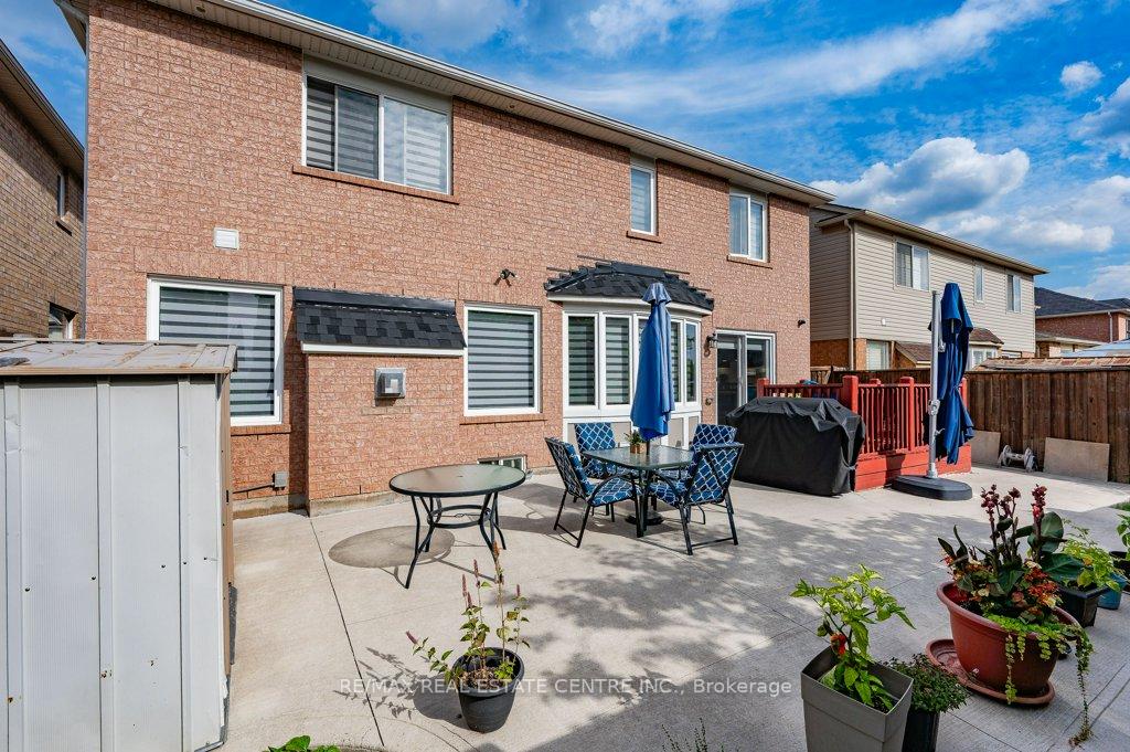 Photo 43 of 20 Bonavista Drive, Brampton, Credit Valley — HOMEH