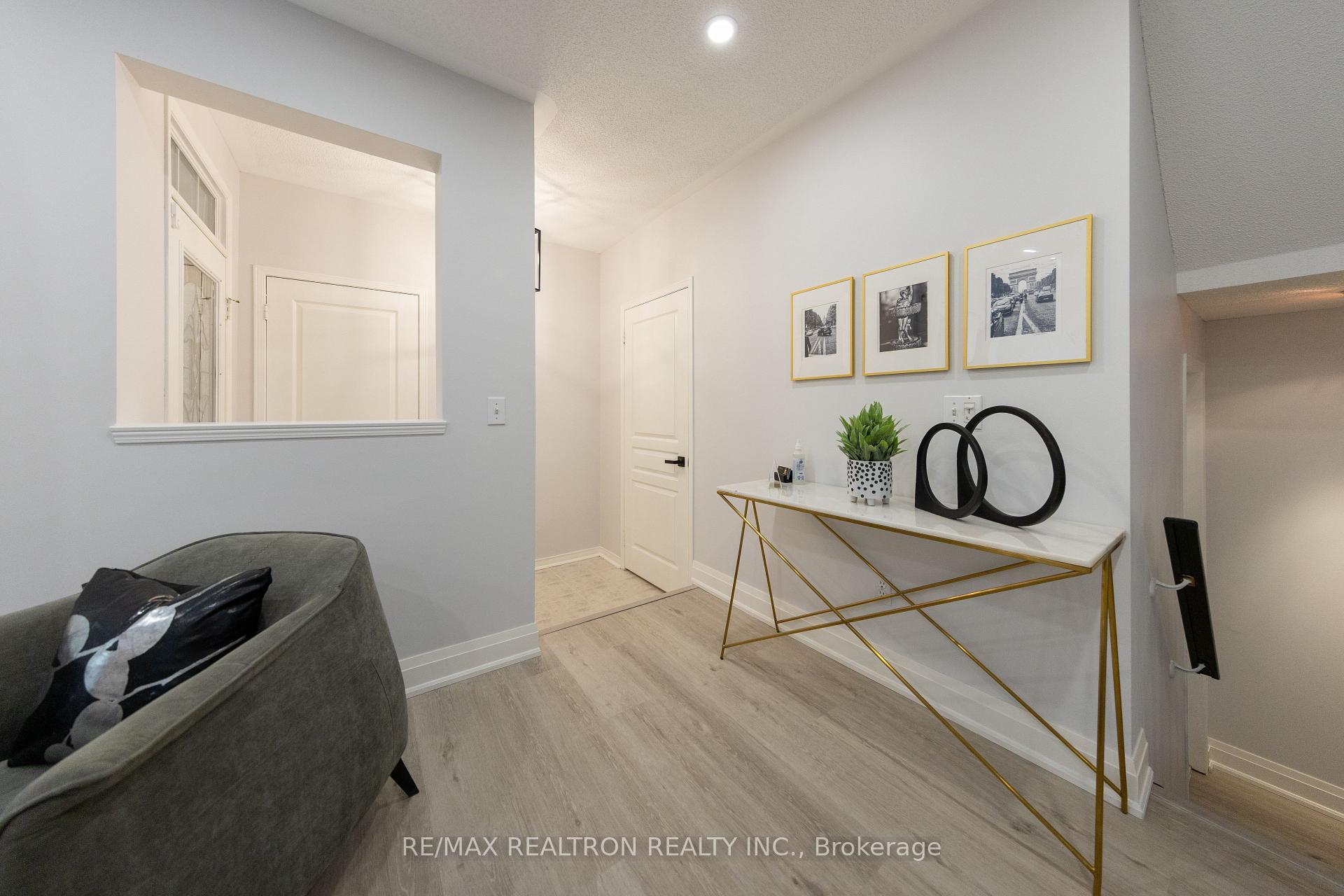 Photo 5 of 2 Randolph Avenue, Whitby, Williamsburg — HOMEH