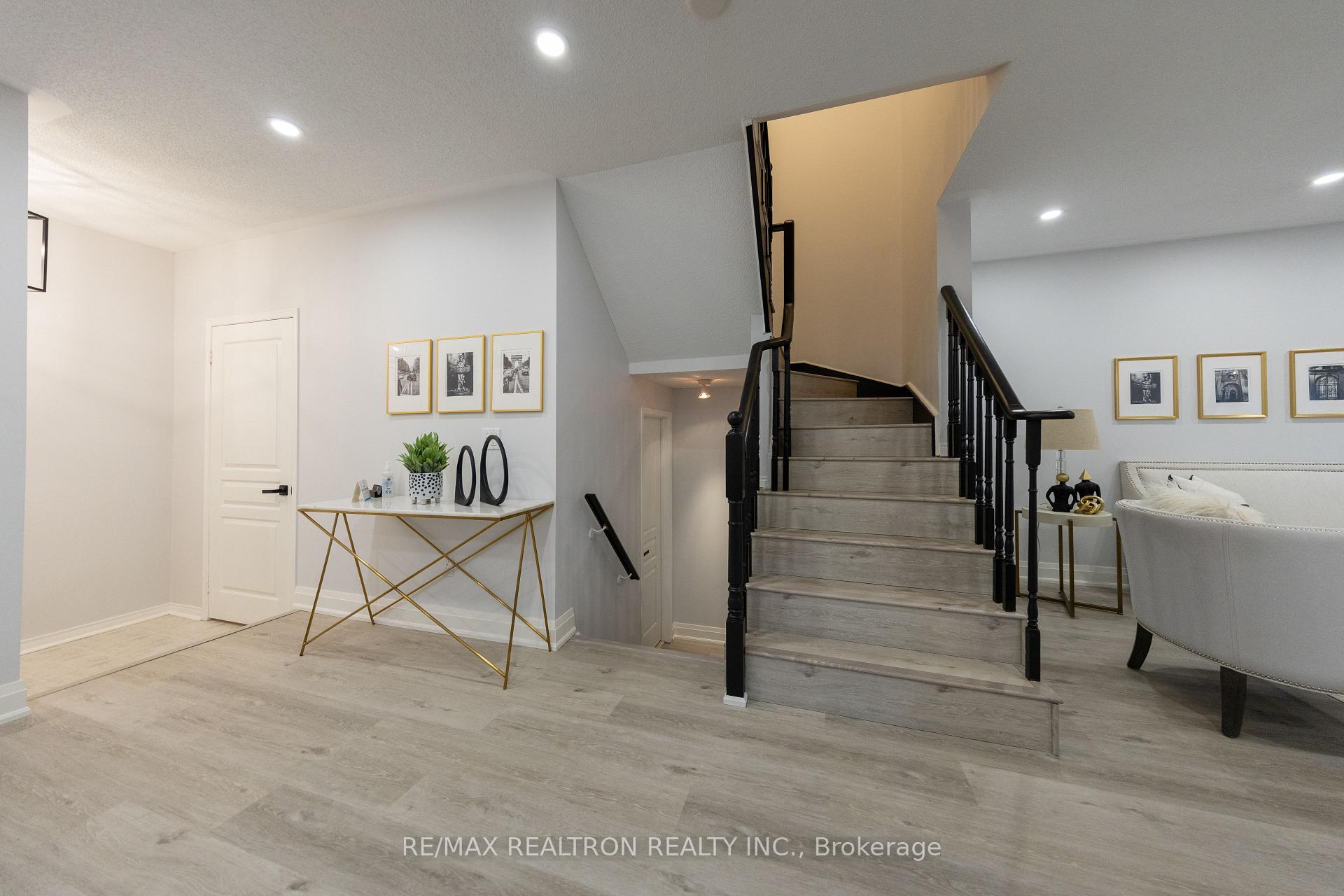 Photo 4 of 2 Randolph Avenue, Whitby, Williamsburg — HOMEH