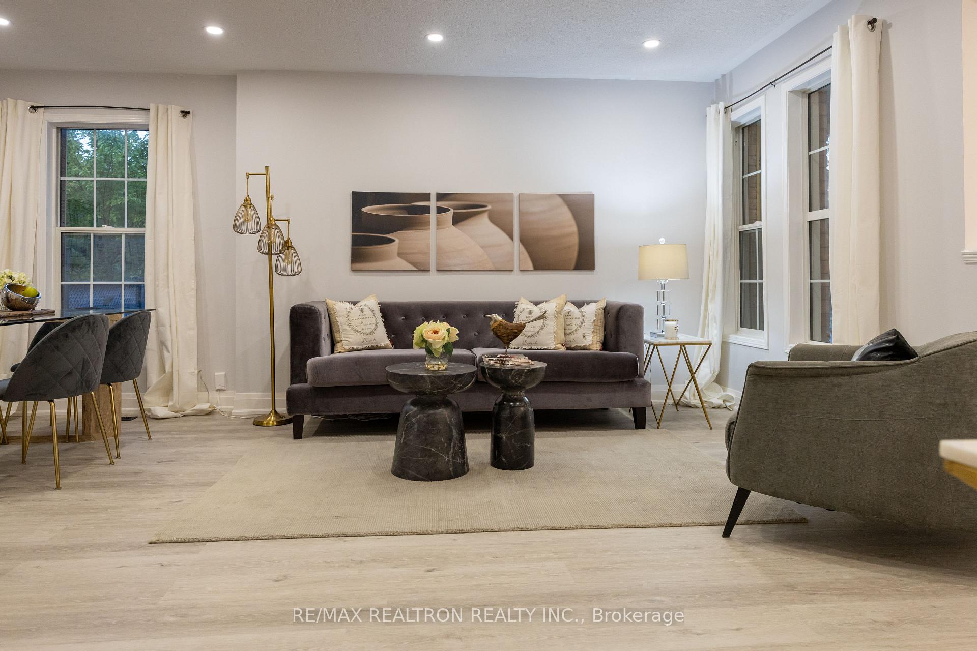 Photo 7 of 2 Randolph Avenue, Whitby, Williamsburg — HOMEH