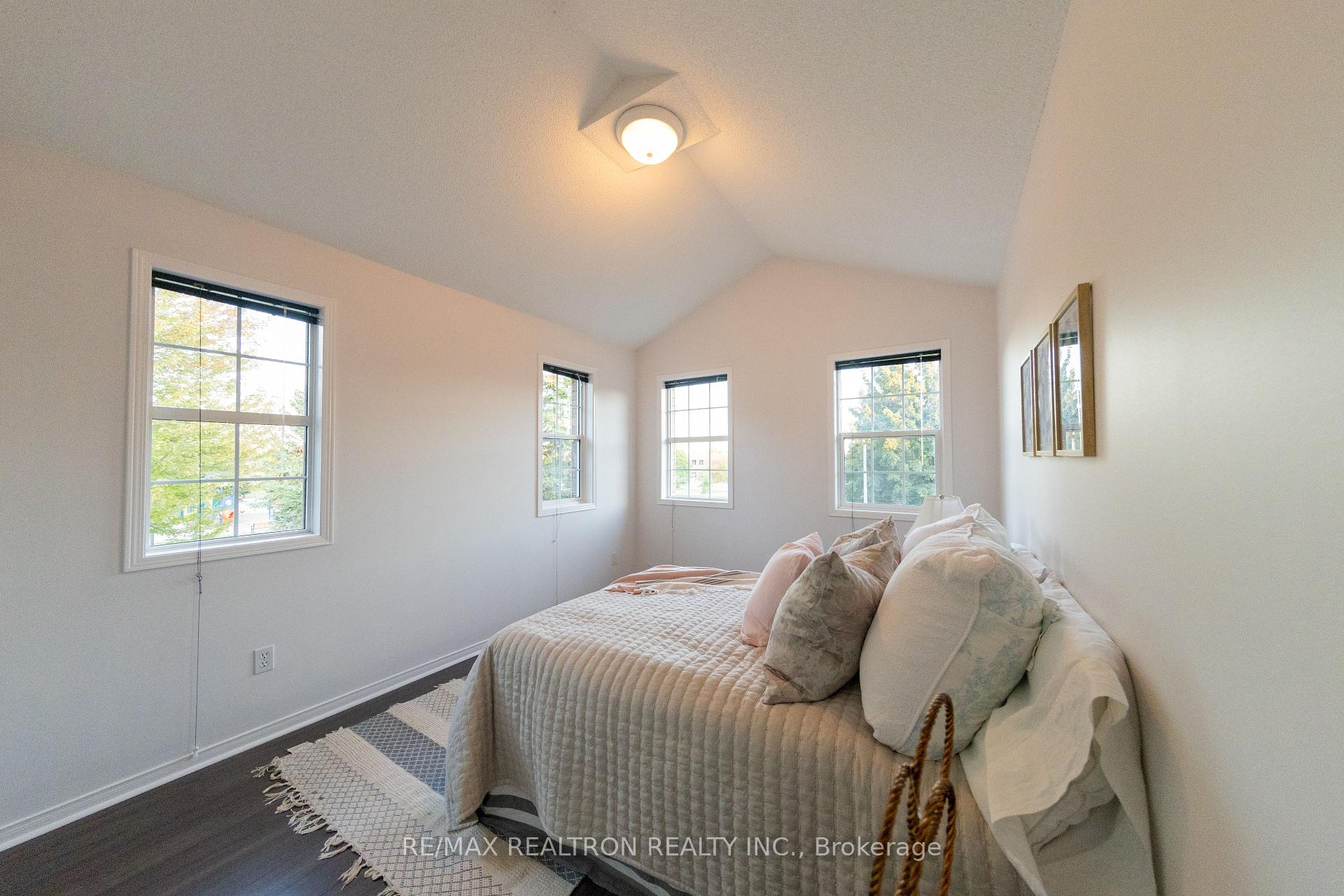 Photo 41 of 2 Randolph Avenue, Whitby, Williamsburg — HOMEH