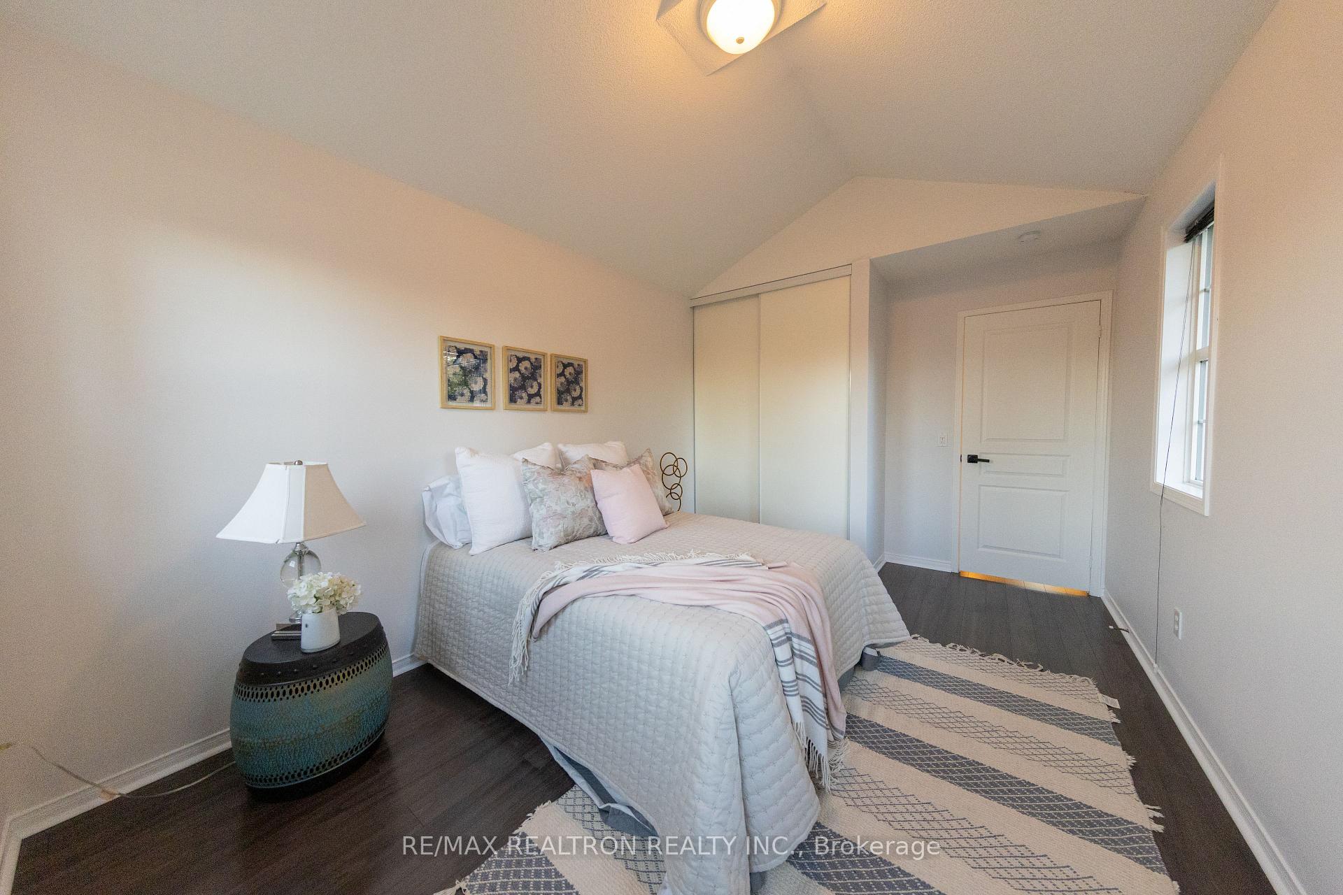 Photo 20 of 2 Randolph Avenue, Whitby, Williamsburg — HOMEH