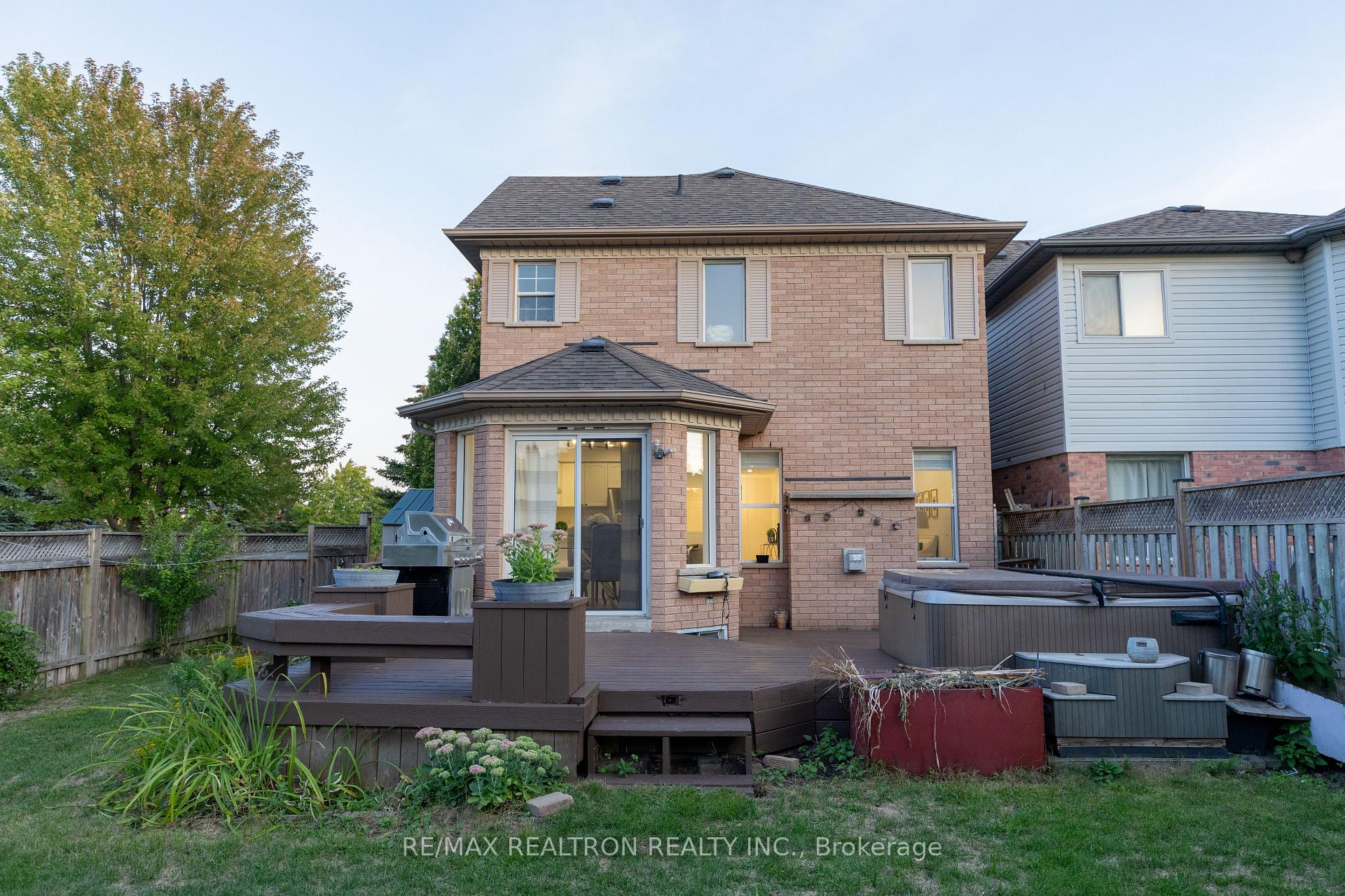 Photo 37 of 2 Randolph Avenue, Whitby, Williamsburg — HOMEH