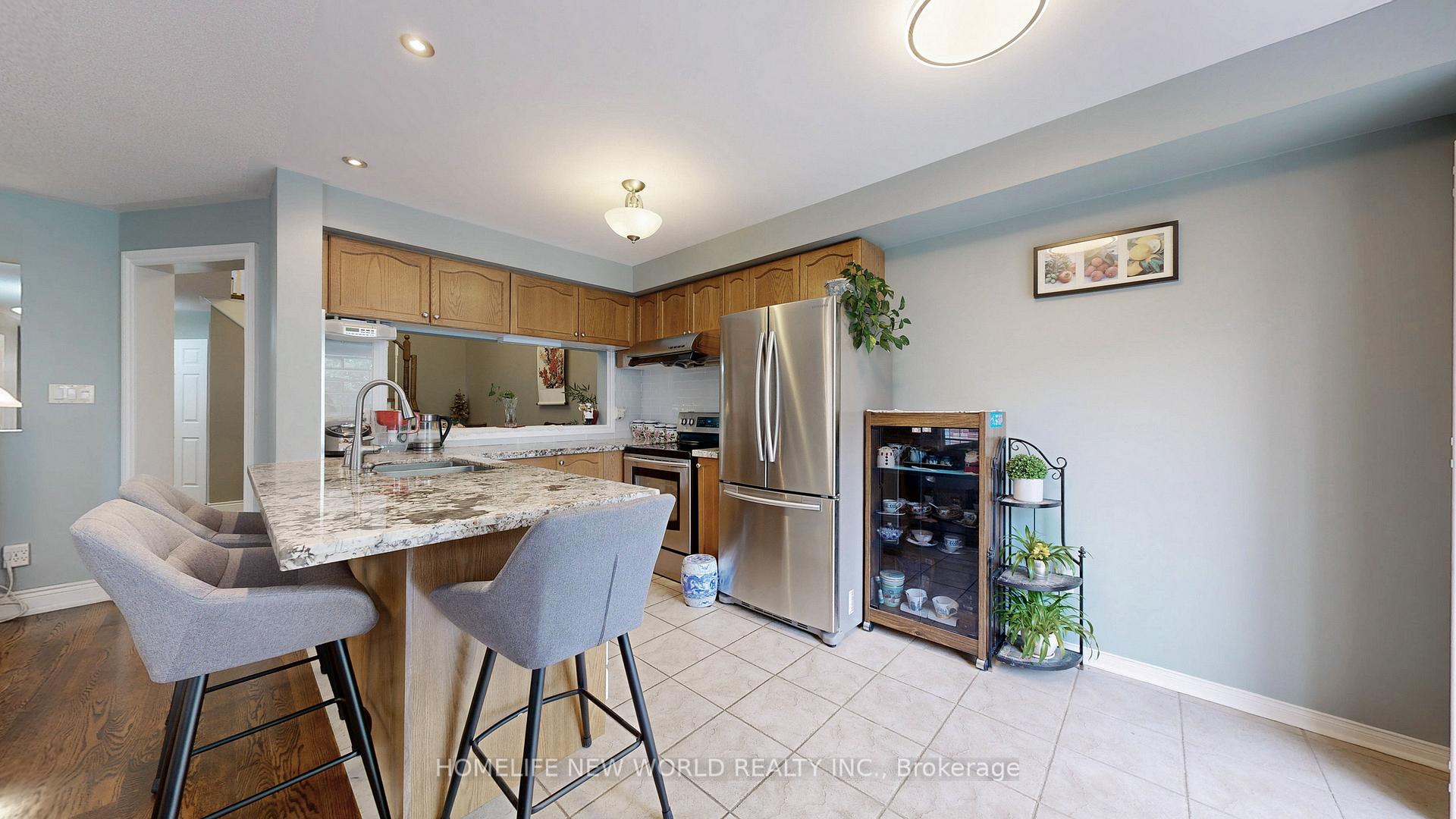 Photo 5 of 33 Tasker Crescent, Ajax, Central — HOMEH