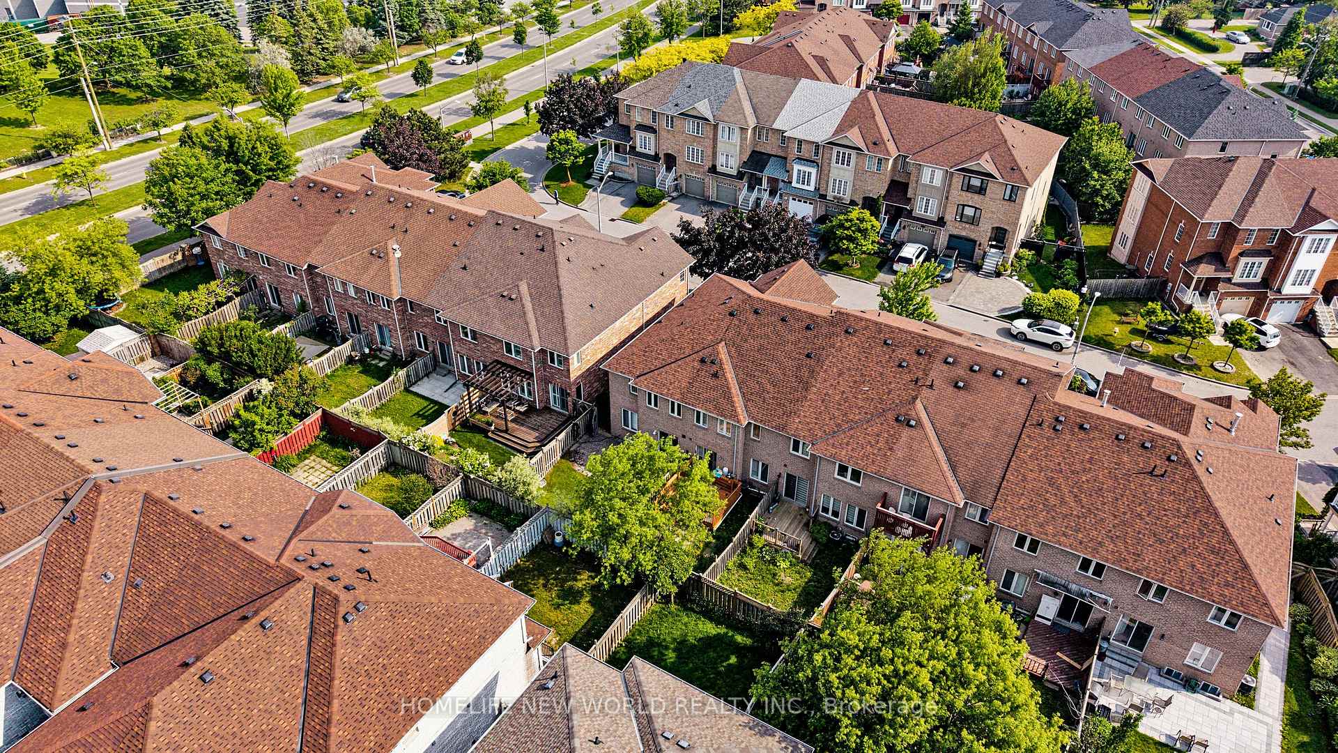 Photo 29 of 33 Tasker Crescent, Ajax, Central — HOMEH