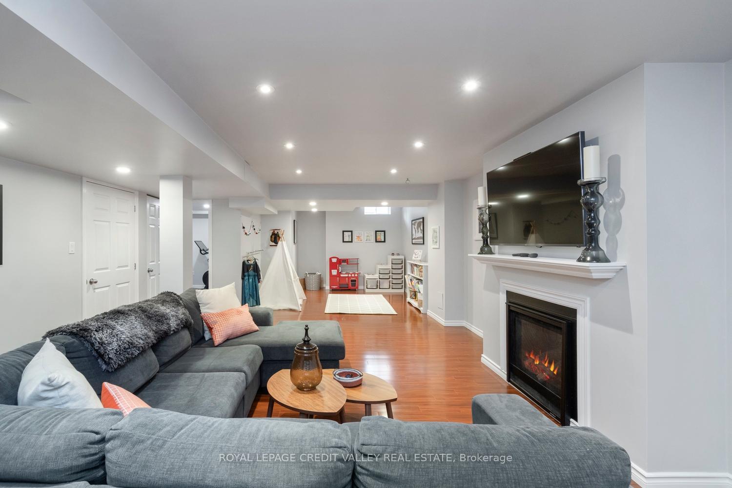 Photo 20 of 1789 Badgley Drive, Oshawa, Taunton — HOMEH