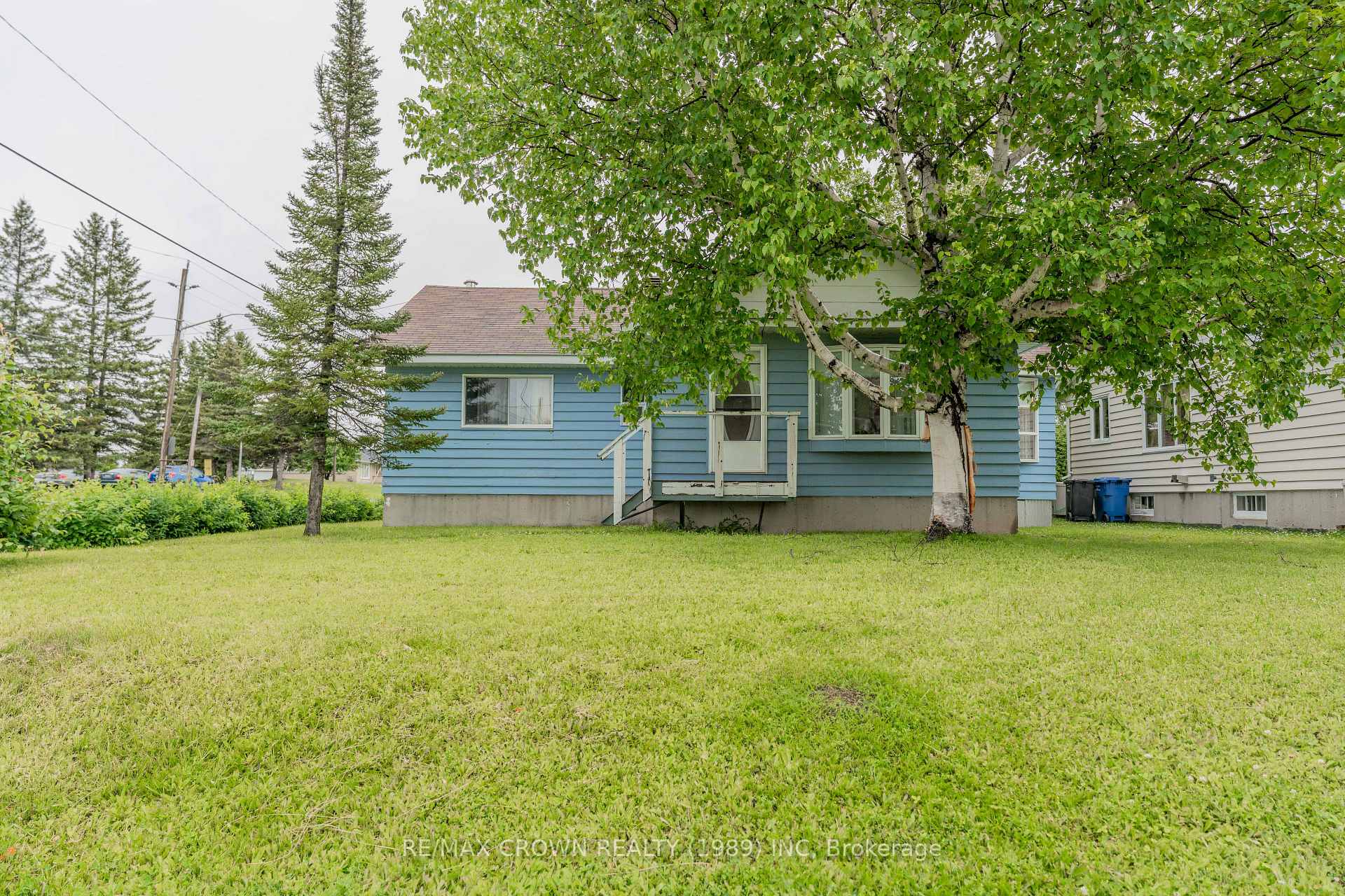 Photo 2 of 21 Cherry Avenue, Kapuskasing — HOMEH