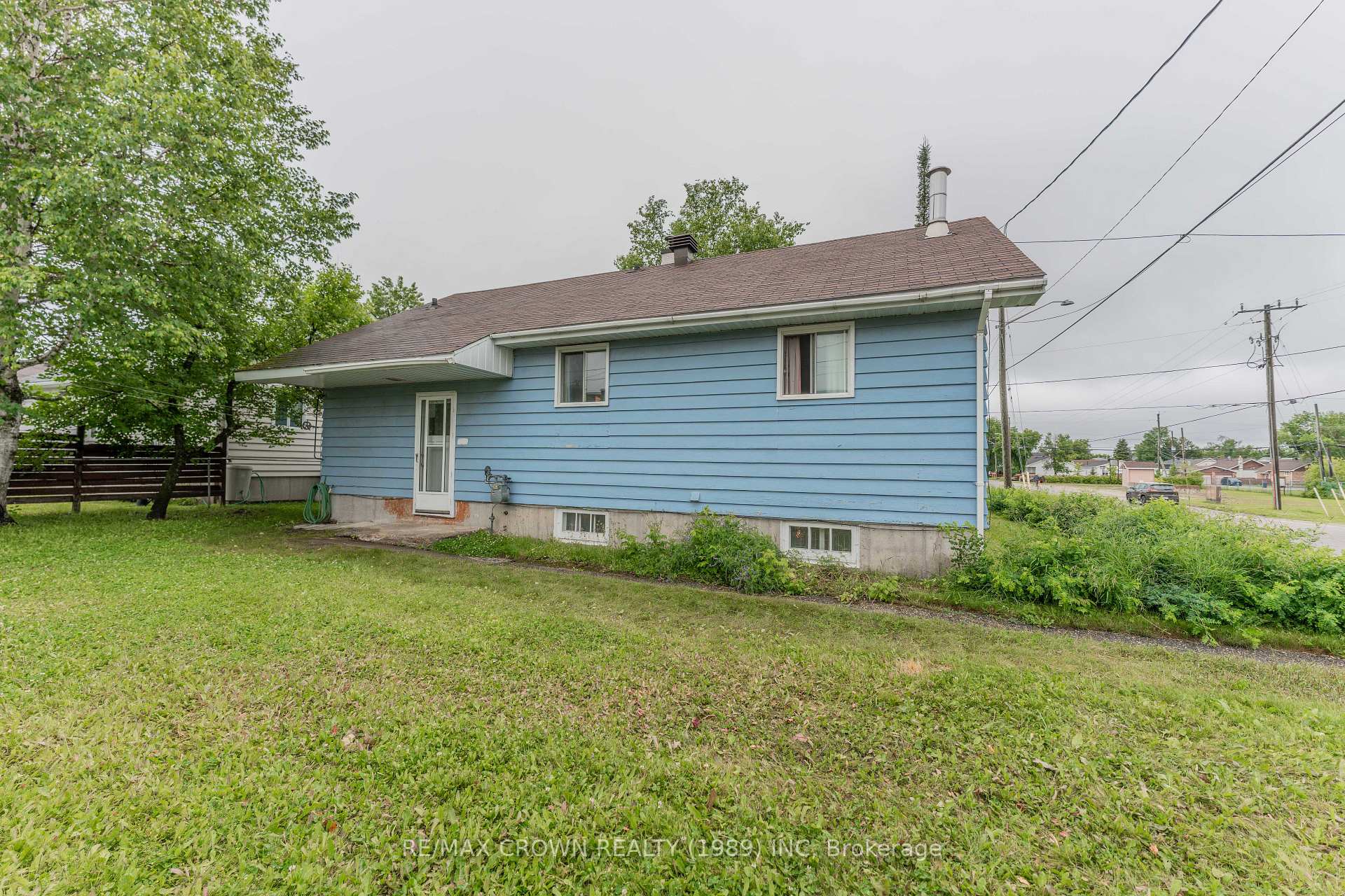 Photo 4 of 21 Cherry Avenue, Kapuskasing — HOMEH