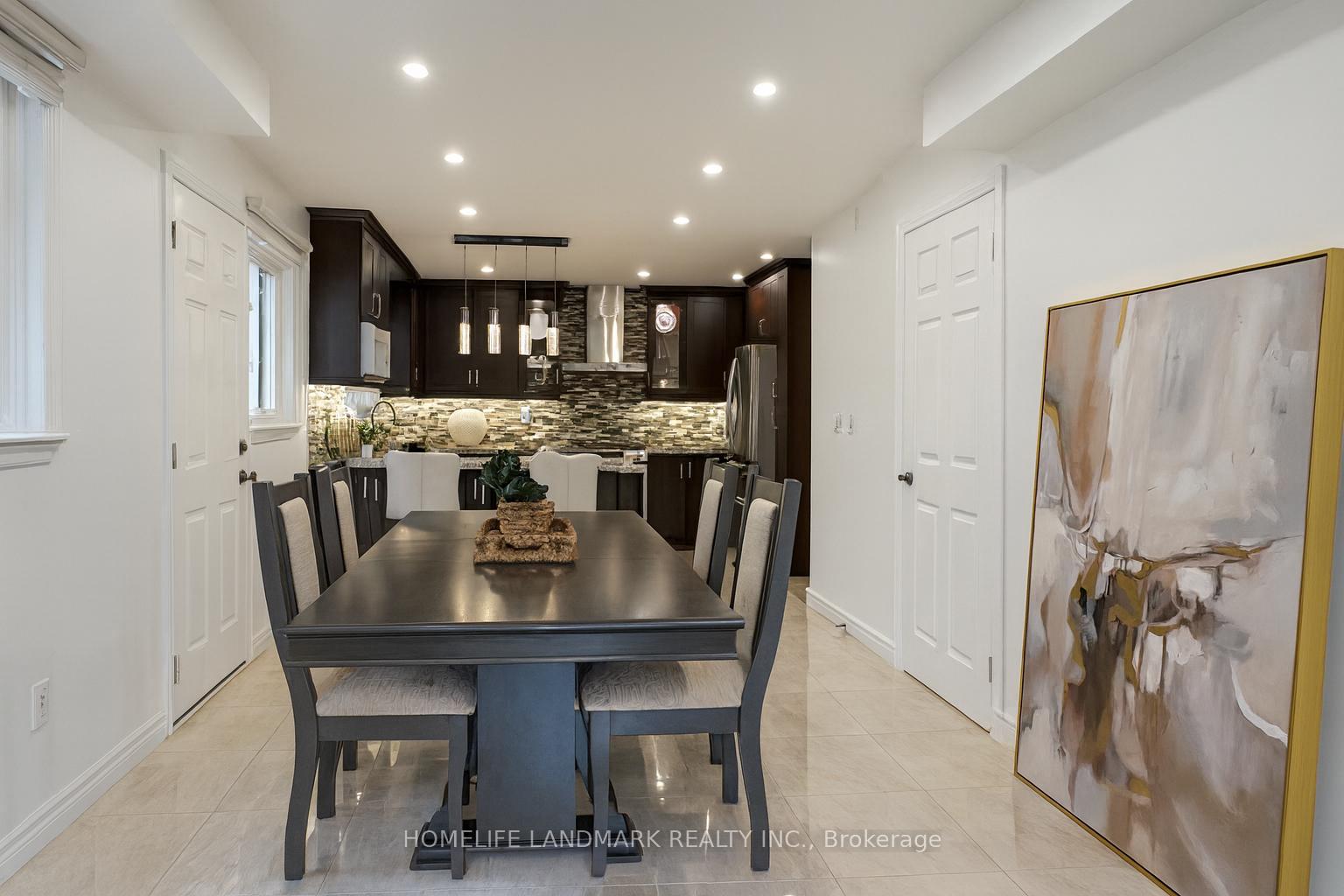 Photo 4 of 160 Snowshoe Crescent, Markham, German Mills — HOMEH