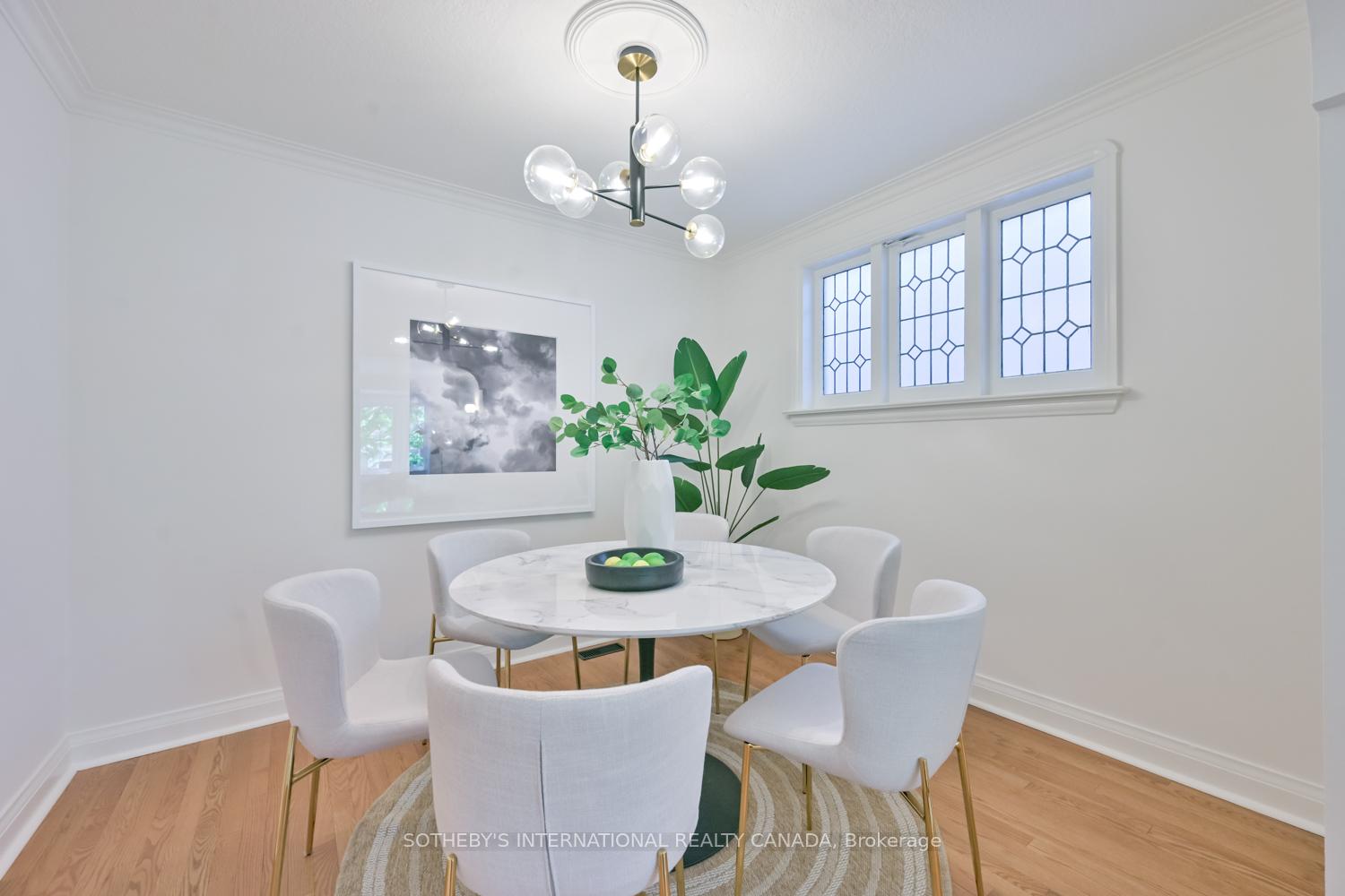 Photo 7 of 32 Davies Crescent, Toronto, East York — HOMEH