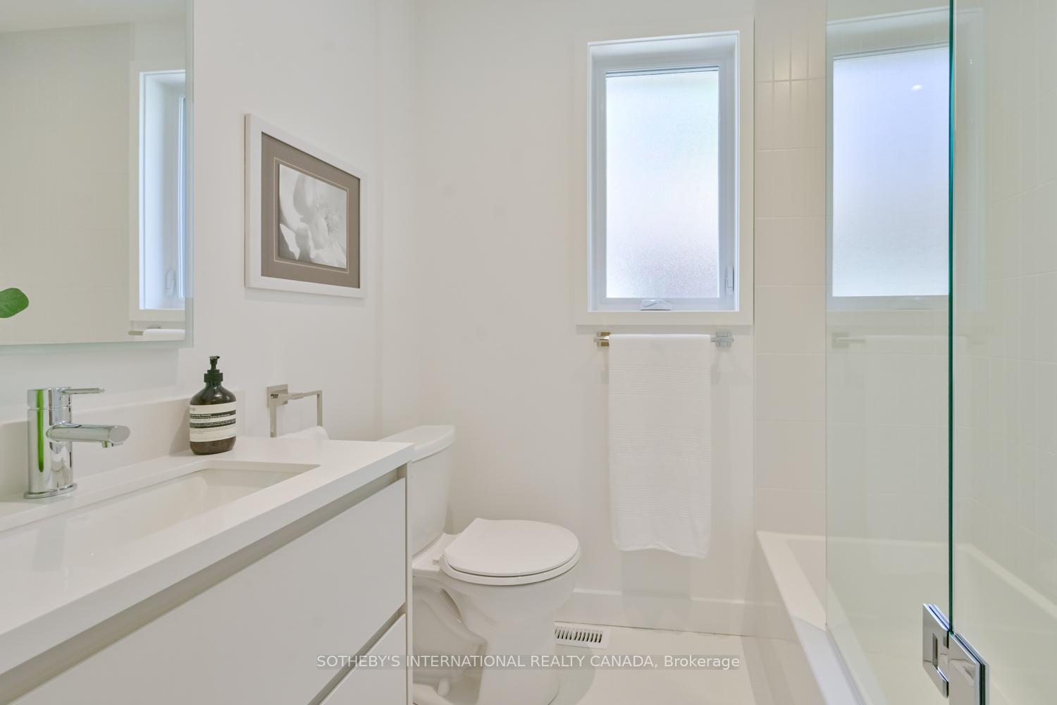 Photo 13 of 32 Davies Crescent, Toronto, East York — HOMEH