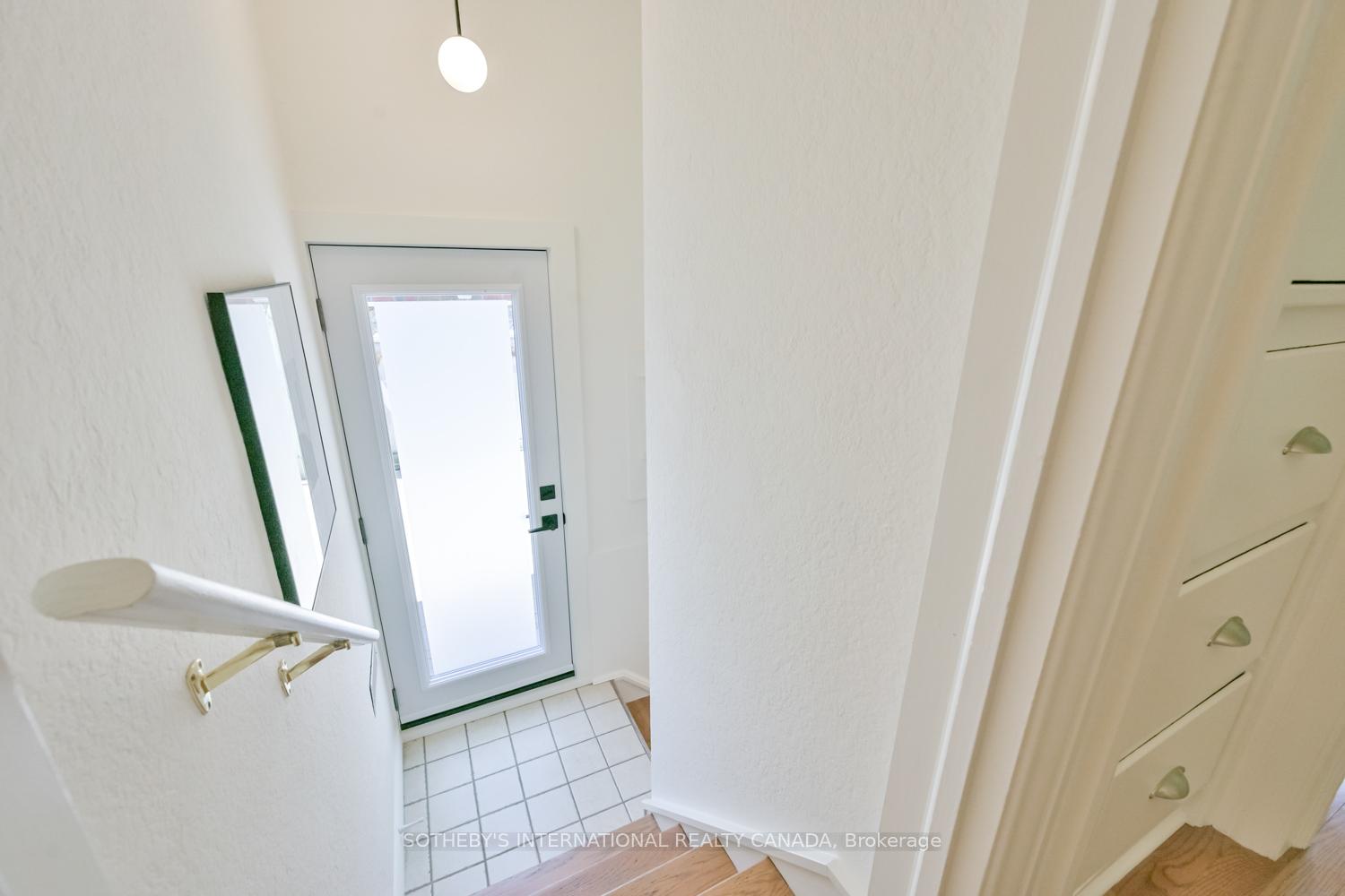 Photo 17 of 32 Davies Crescent, Toronto, East York — HOMEH